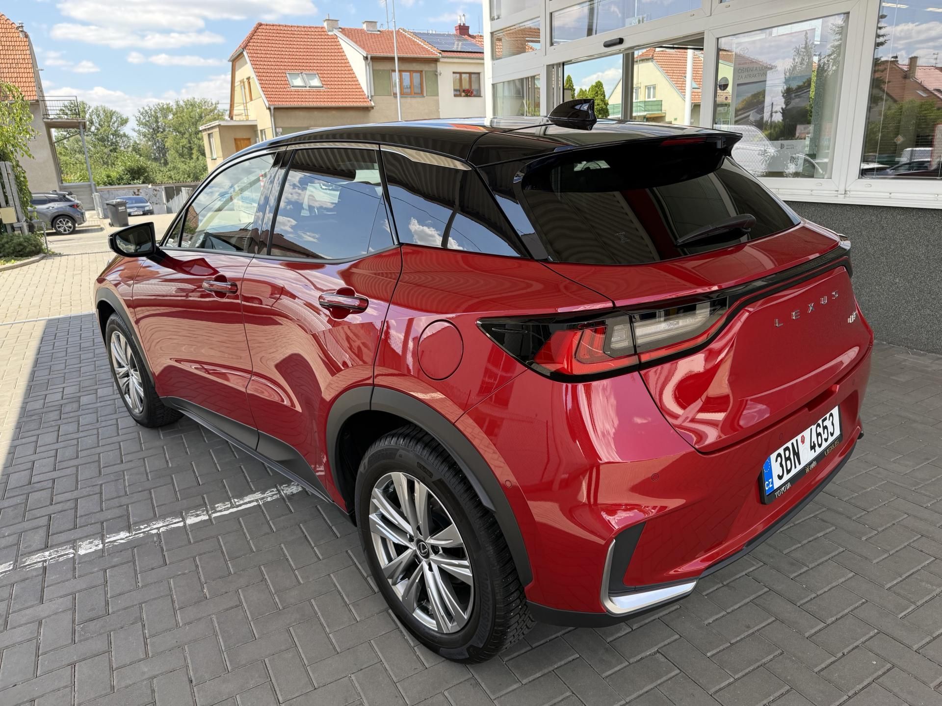 Lexus LBX, 1,5 Cool Advanced - fotka 6