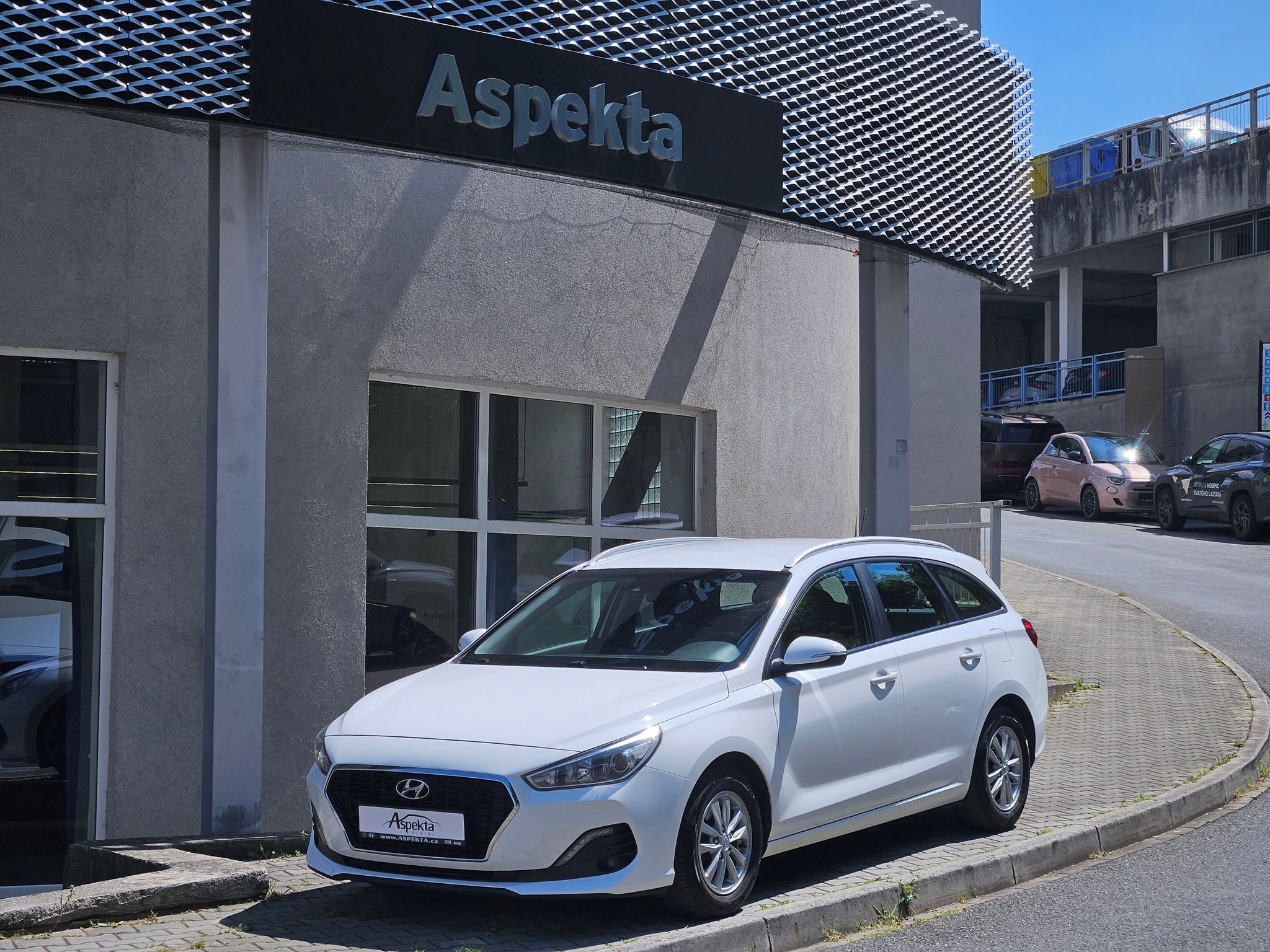 Hyundai i30, 1,6 CRDI 85kW Trikolor Comfort