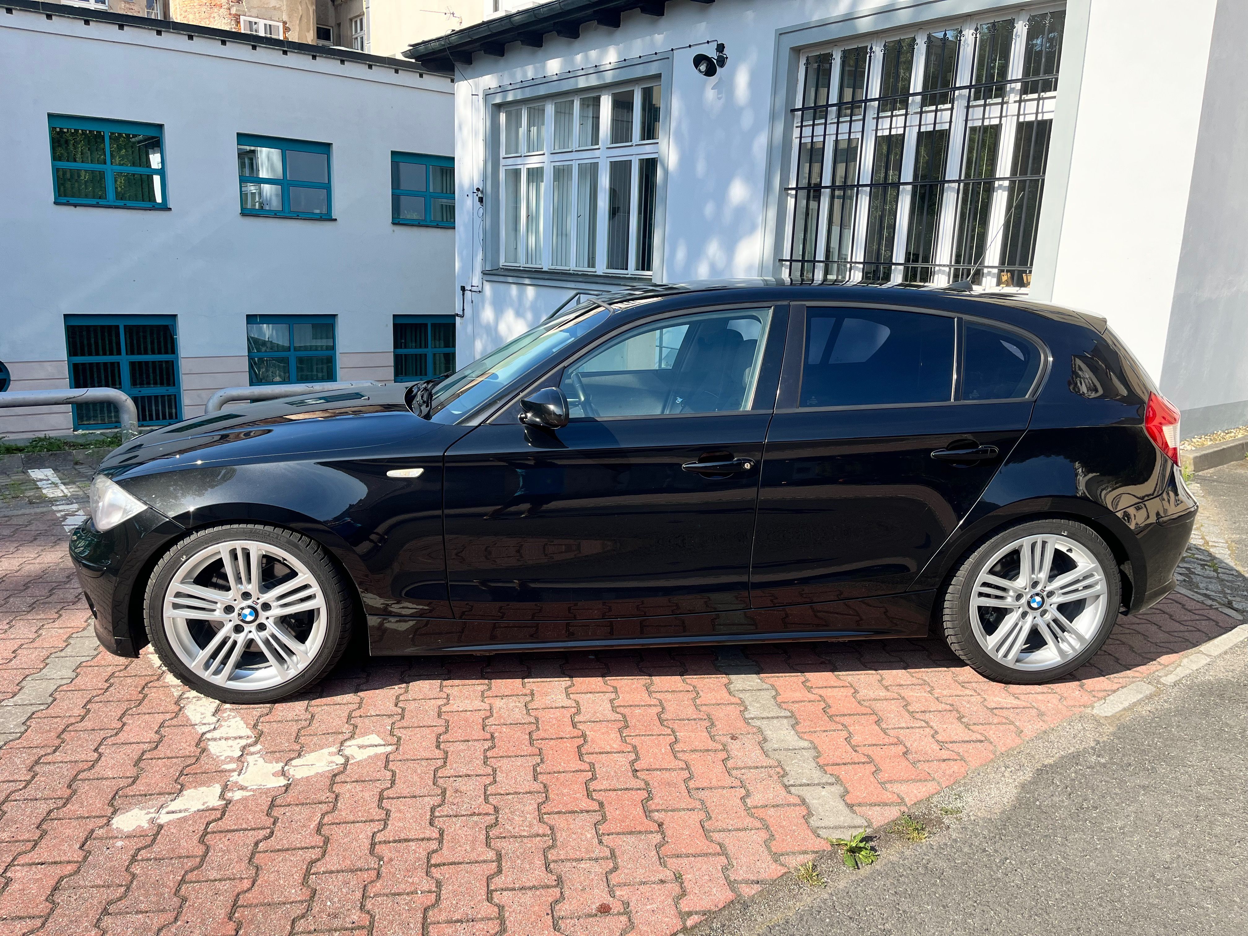BMW Řada 1, BMW 130i - fotka 3
