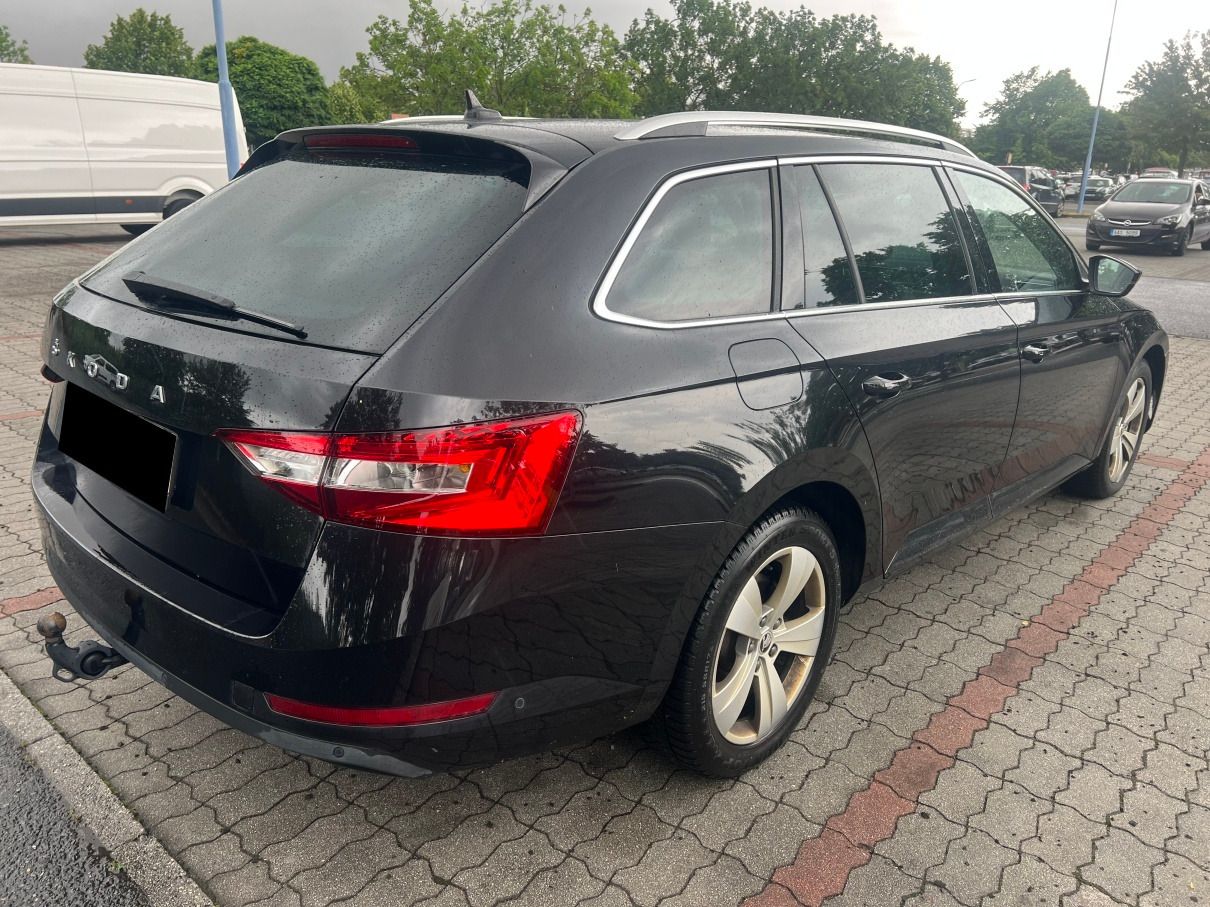 Škoda Superb, 2.0TDI DSG Style Plus,Virtual - fotka 4