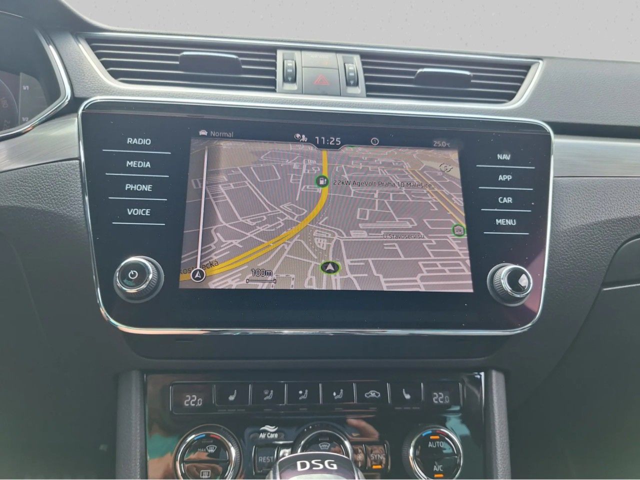 Škoda Superb, kombi 2.0TDI 110kW Style DSG - fotka 4