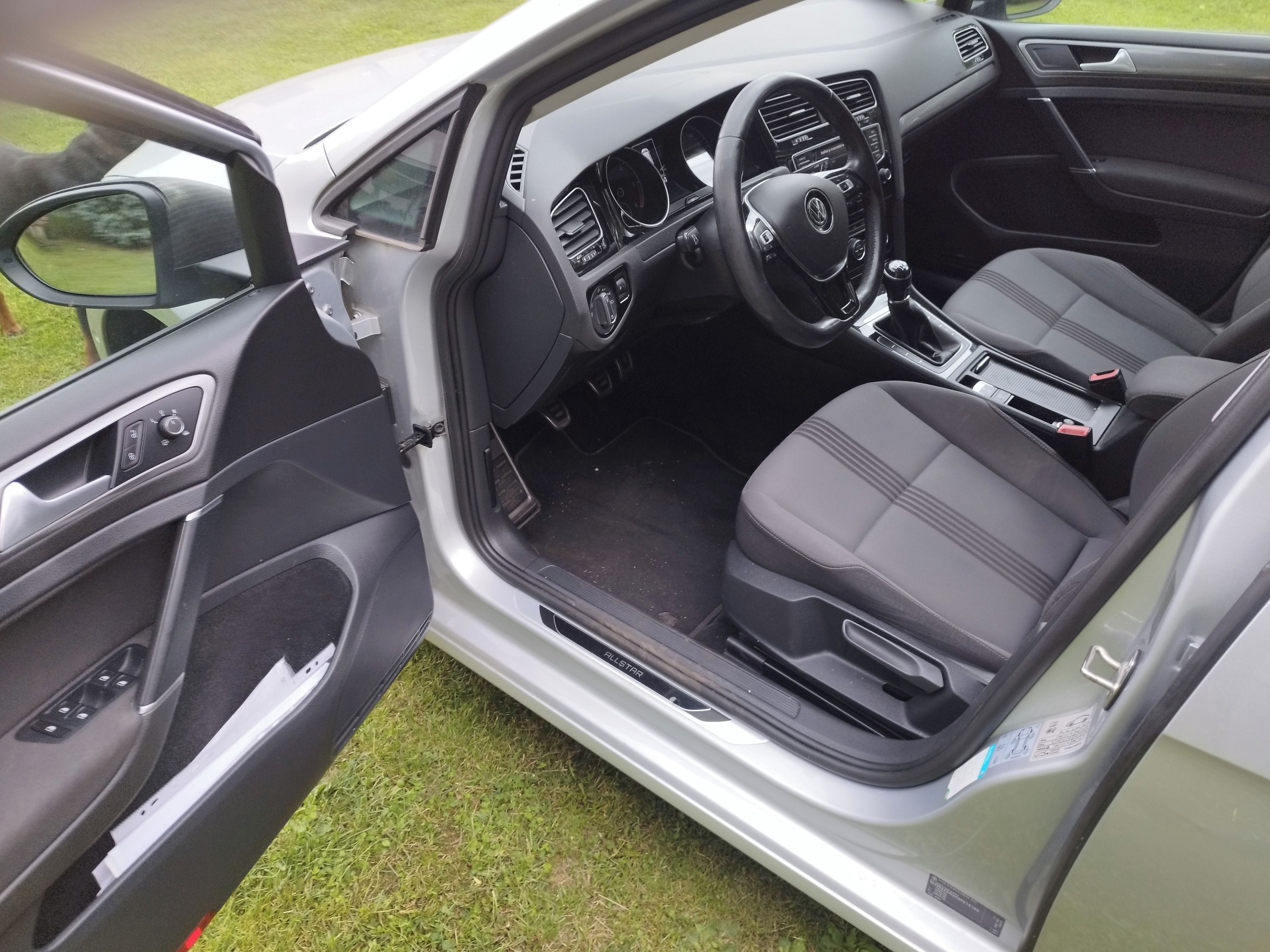 Volkswagen Golf, 1,6 TDI 81 kW Alstar, tažné - fotka 5