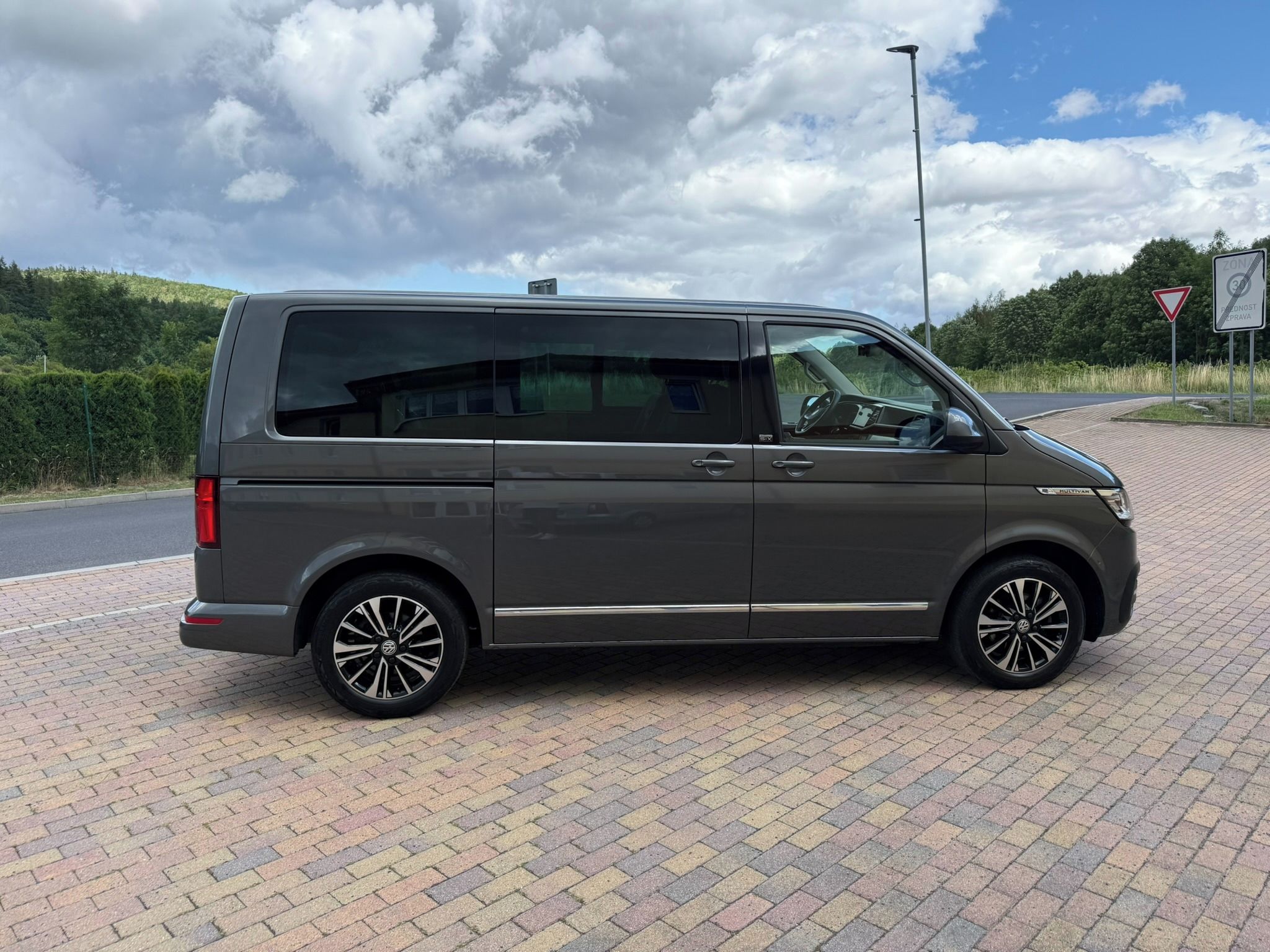 Volkswagen Multivan, 2.0 TDI 110kW DSG GEN SIX DPH - fotka 6