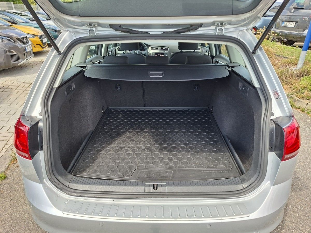 Volkswagen Golf, 1,6 TDI 110k M5 - fotka 5