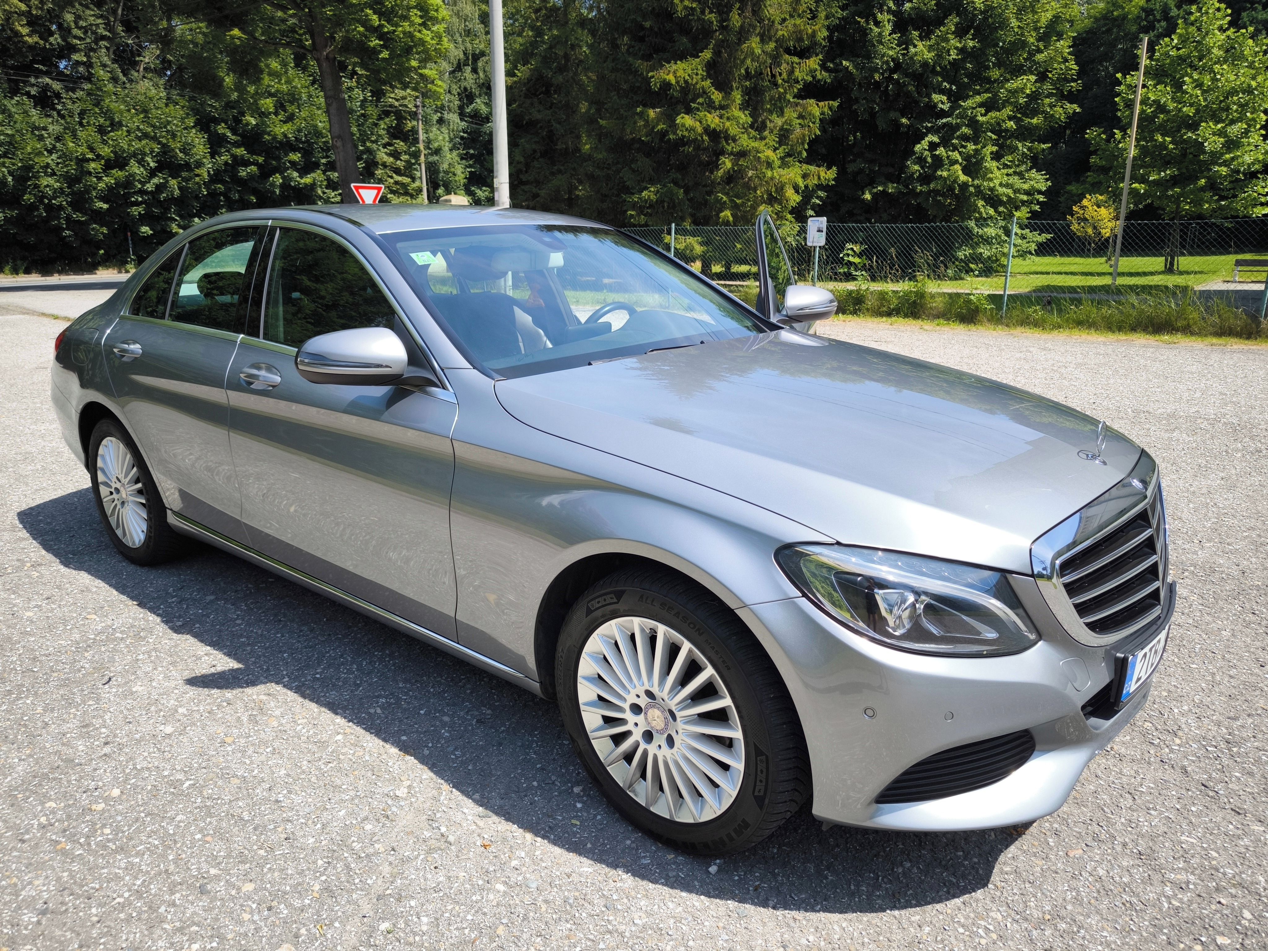 Mercedes-Benz Třídy C, MERCEDES BENZ C 180