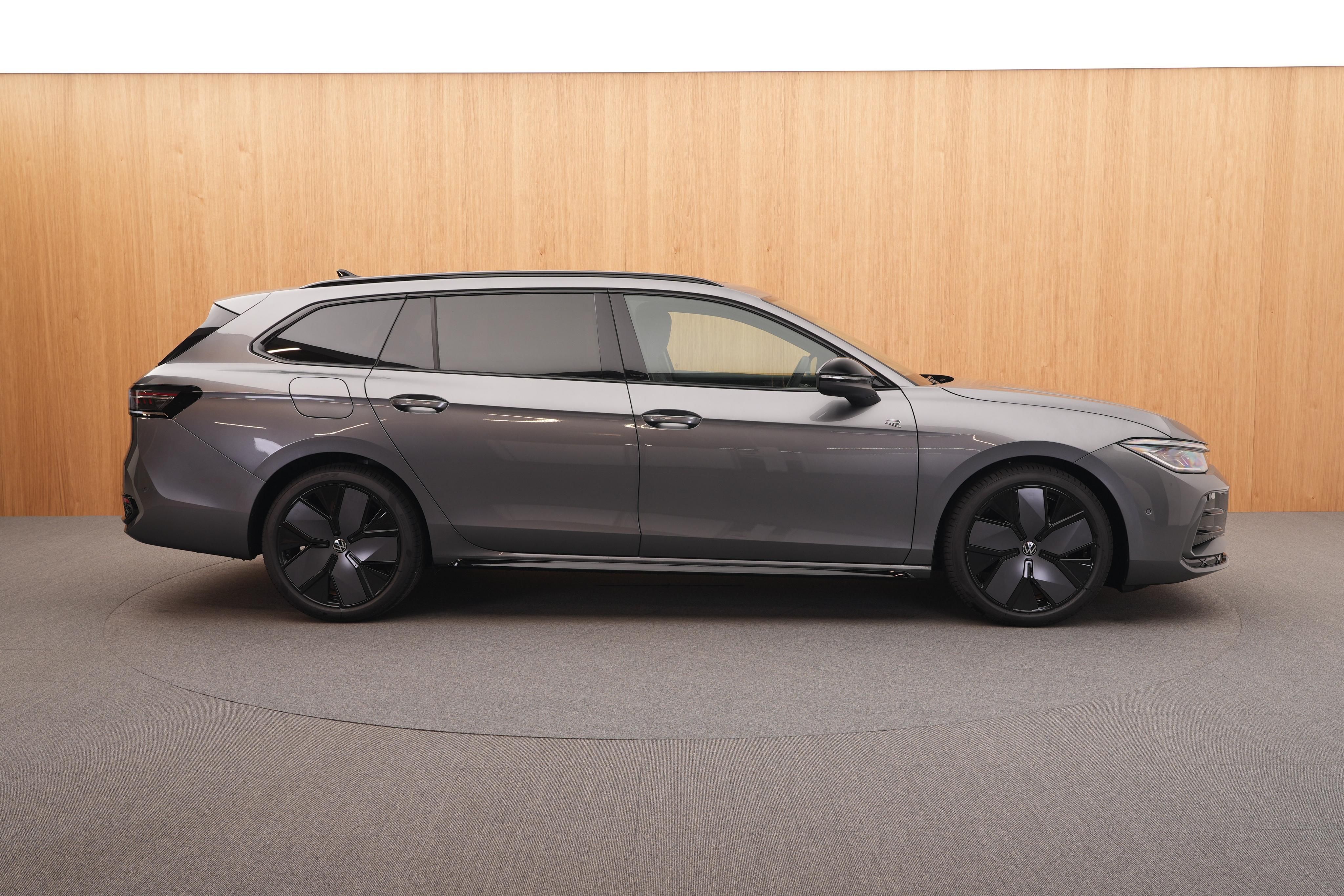 Volkswagen Passat, R-Line People 2.0 TDI DSG - fotka 5