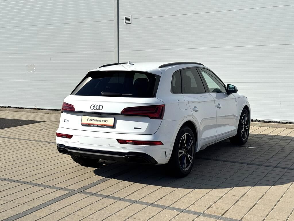 Audi Q5, S-line 2.0 TDI 150 kW - fotka 5