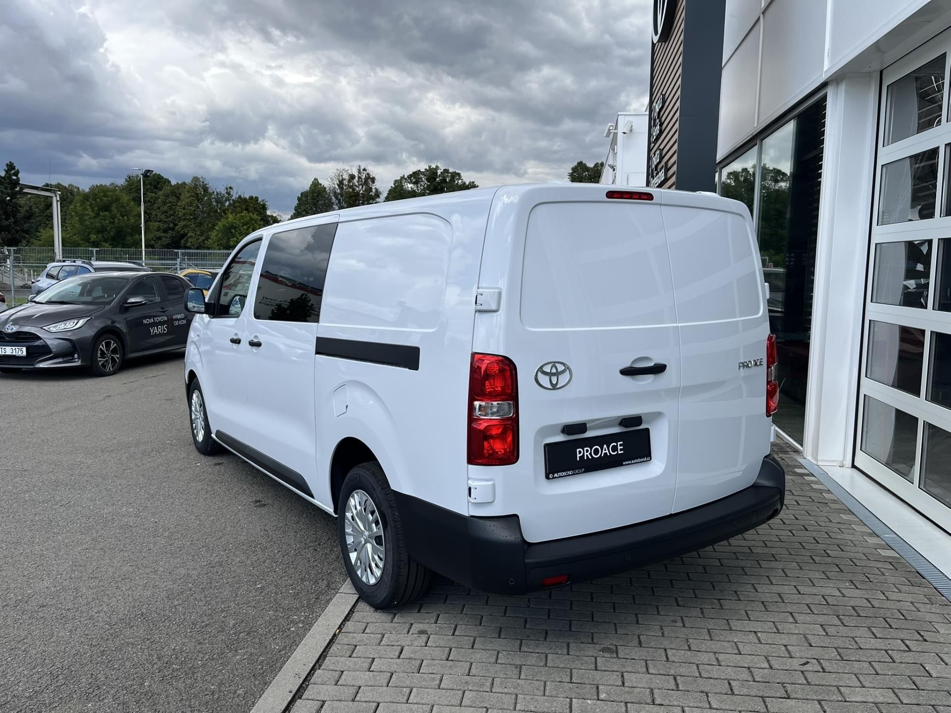 Toyota Proace, 2.2 D-4D 150k 6M/T Crew CAB 6 - fotka 6