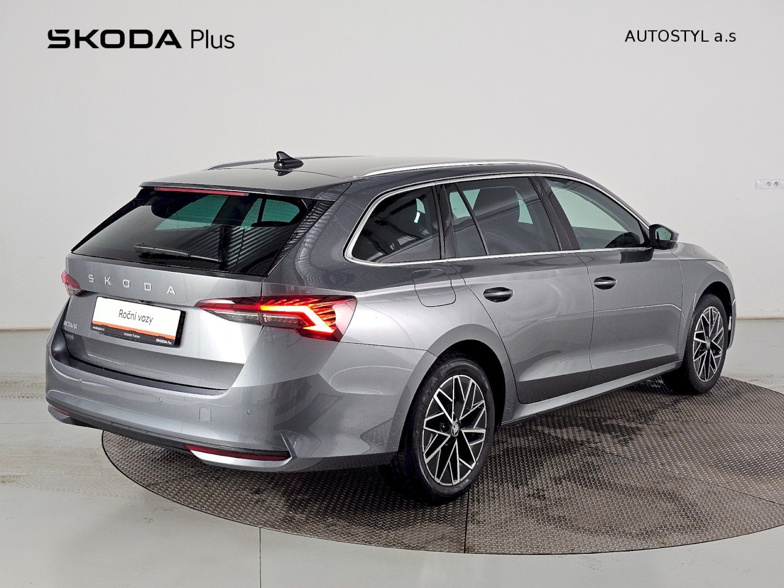 Škoda Octavia, COMBI 1.5TSi DSG TOP SELECTION - fotka 2