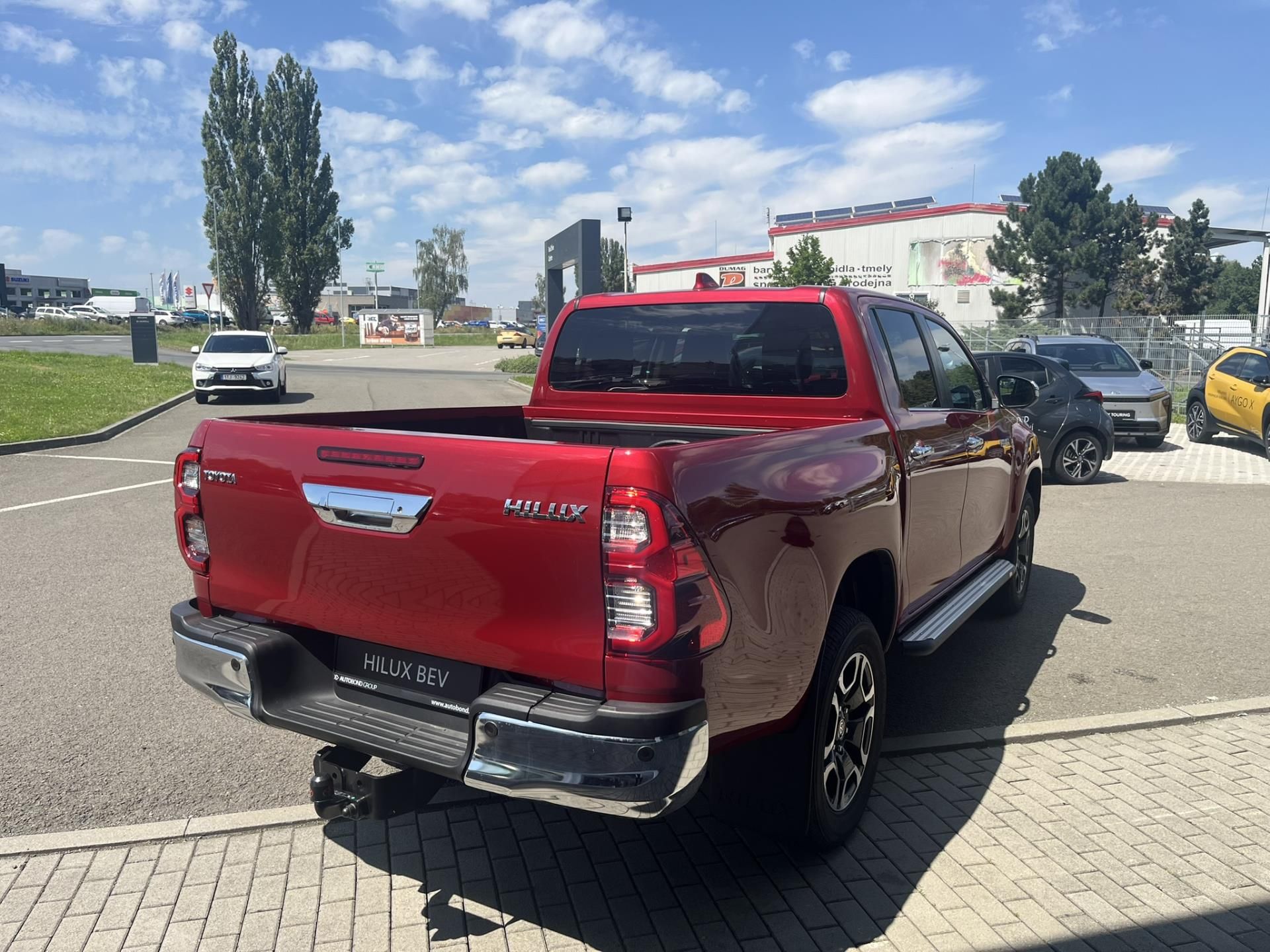 Toyota Hilux, 2,8 204k 6AT Executive - fotka 5