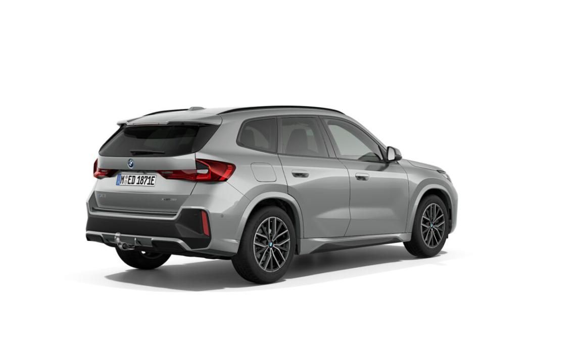 BMW iX1, xDrive30 - fotka 3