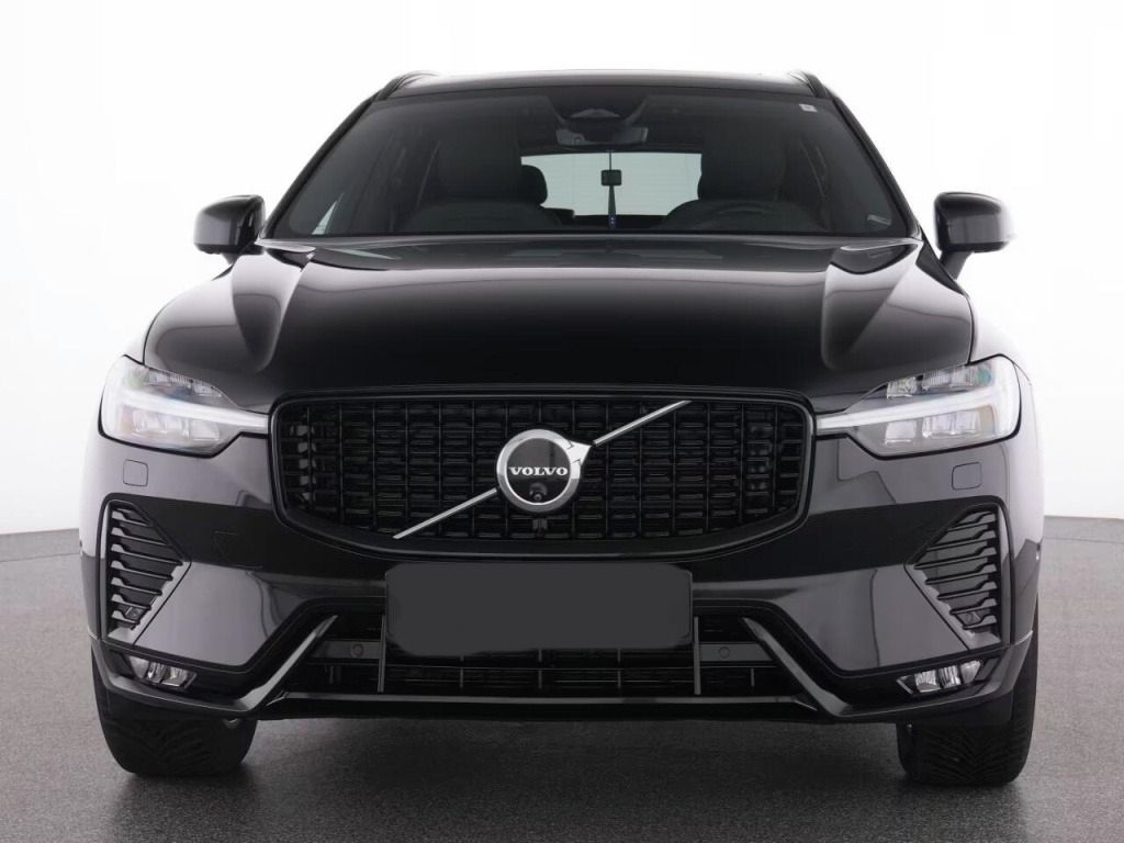 Volvo XC60, B4 2.0 AWD Plus*360° kamera* - fotka 3