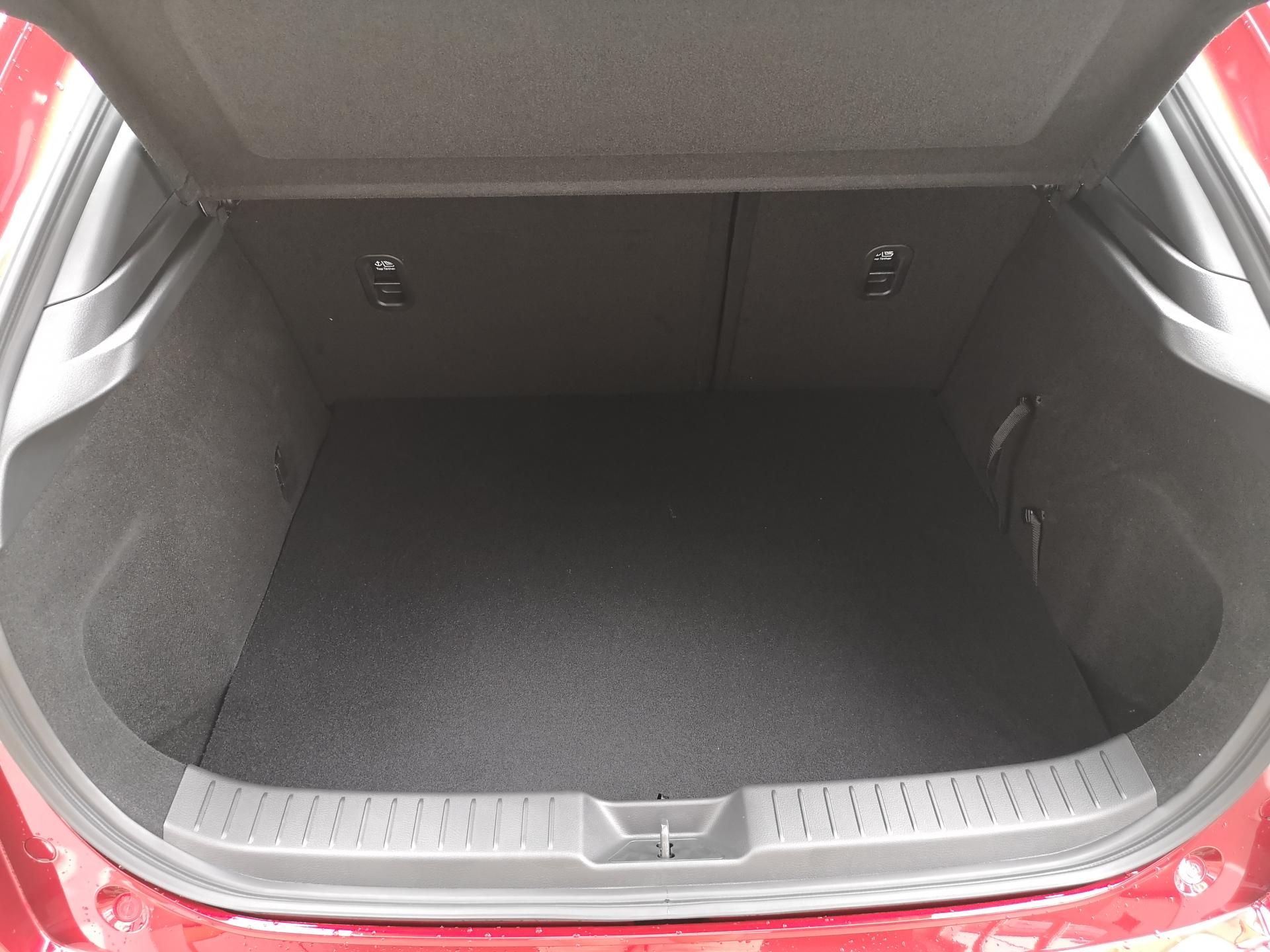 Mazda CX-30, 2.5i CentreLine M/T - fotka 4
