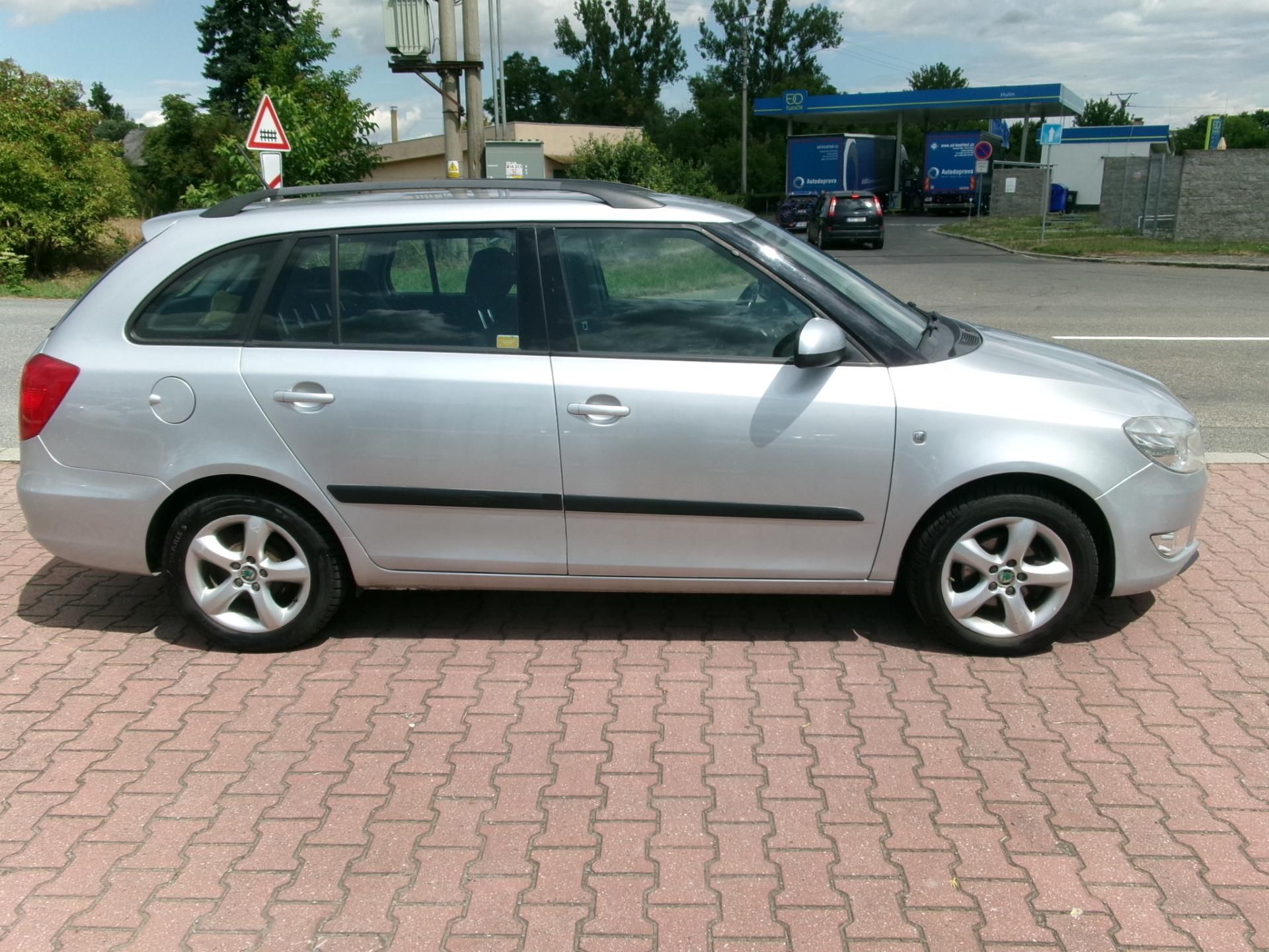Škoda Fabia, 1,2TSi ELEGANCE AC ALU VÝHŘEV - fotka 5