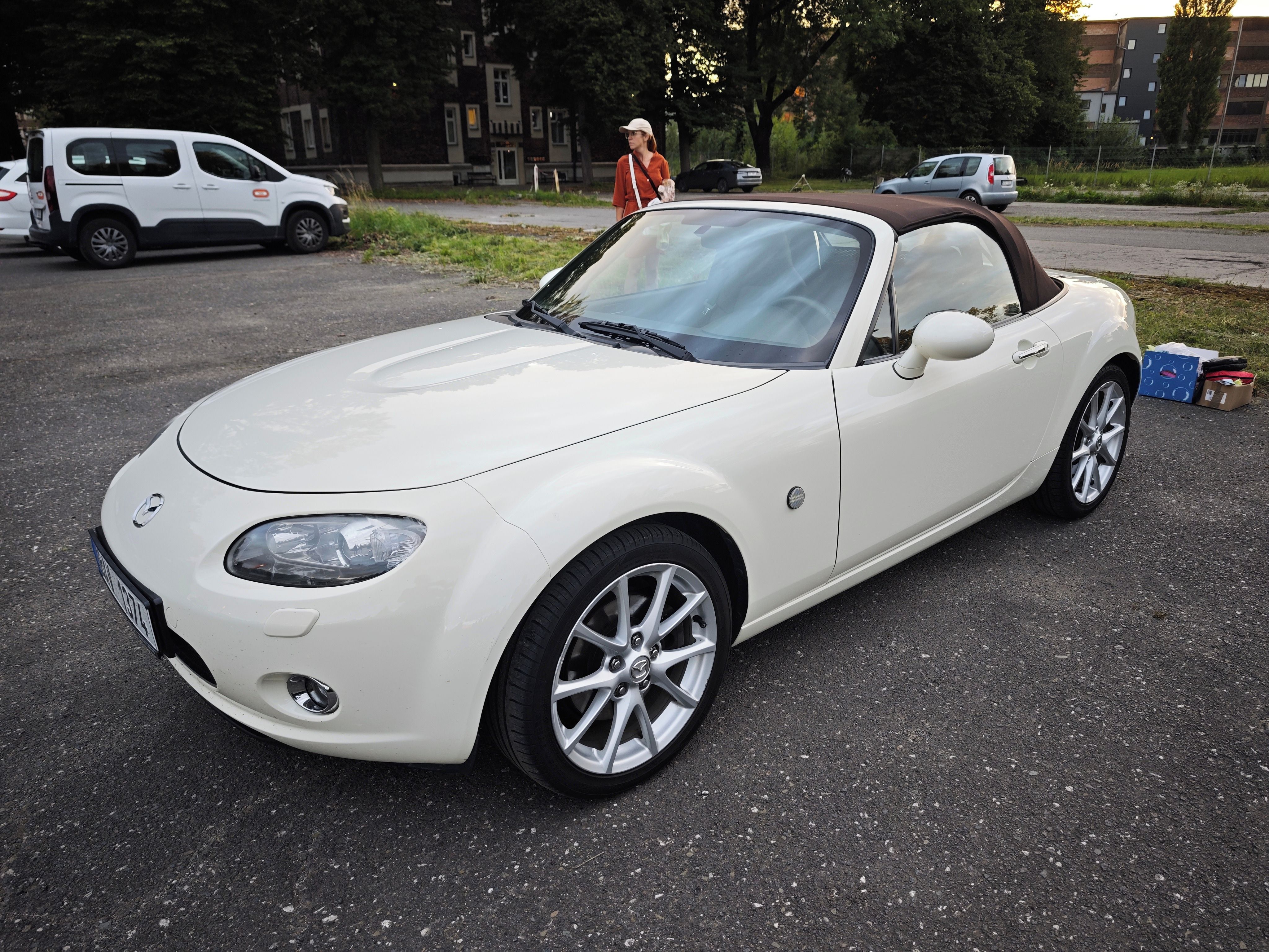 Mazda MX-5, 2.0 Marble bílá - fotka 3