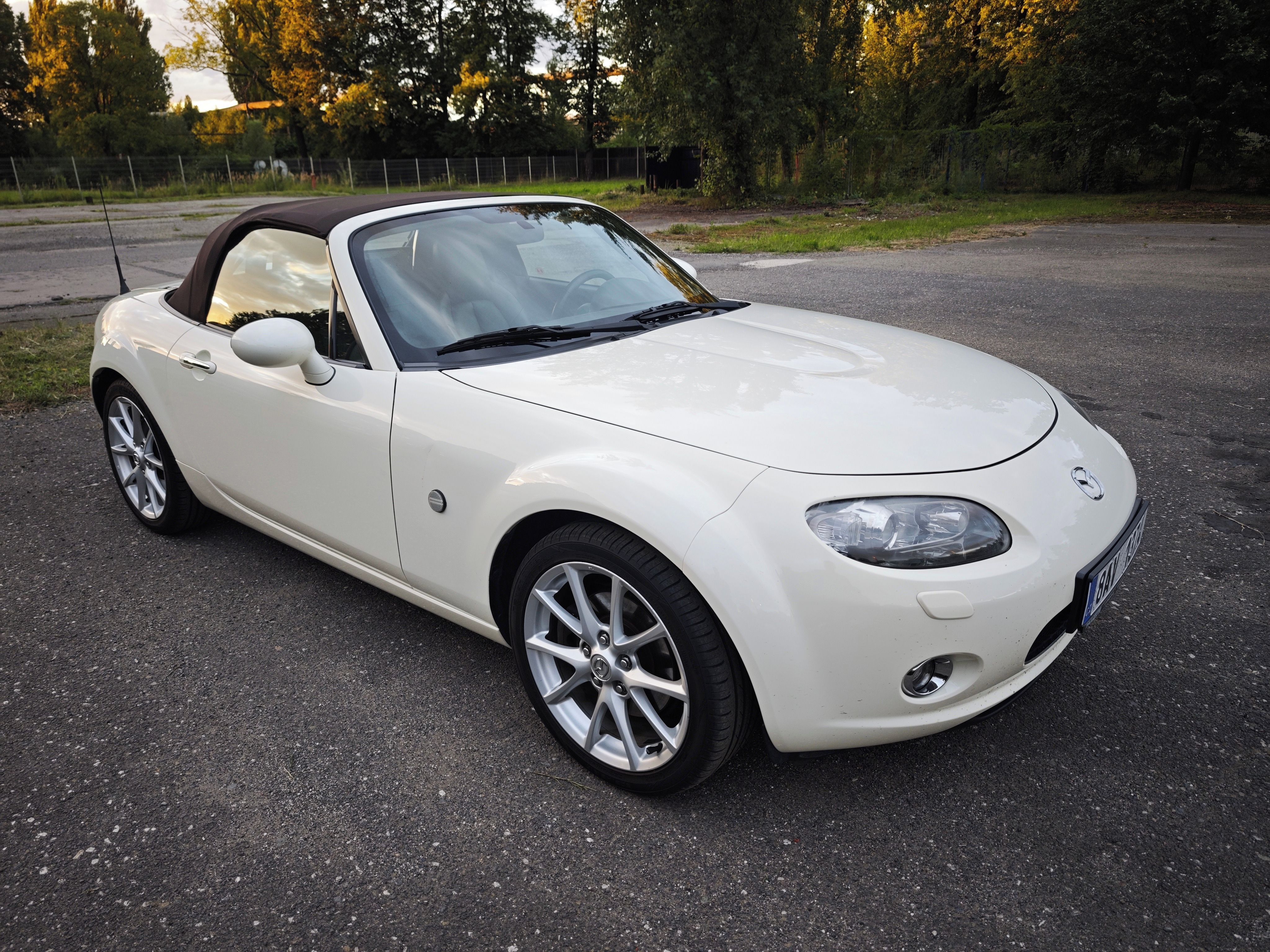 Mazda MX-5, 2.0 Marble bílá - fotka 2