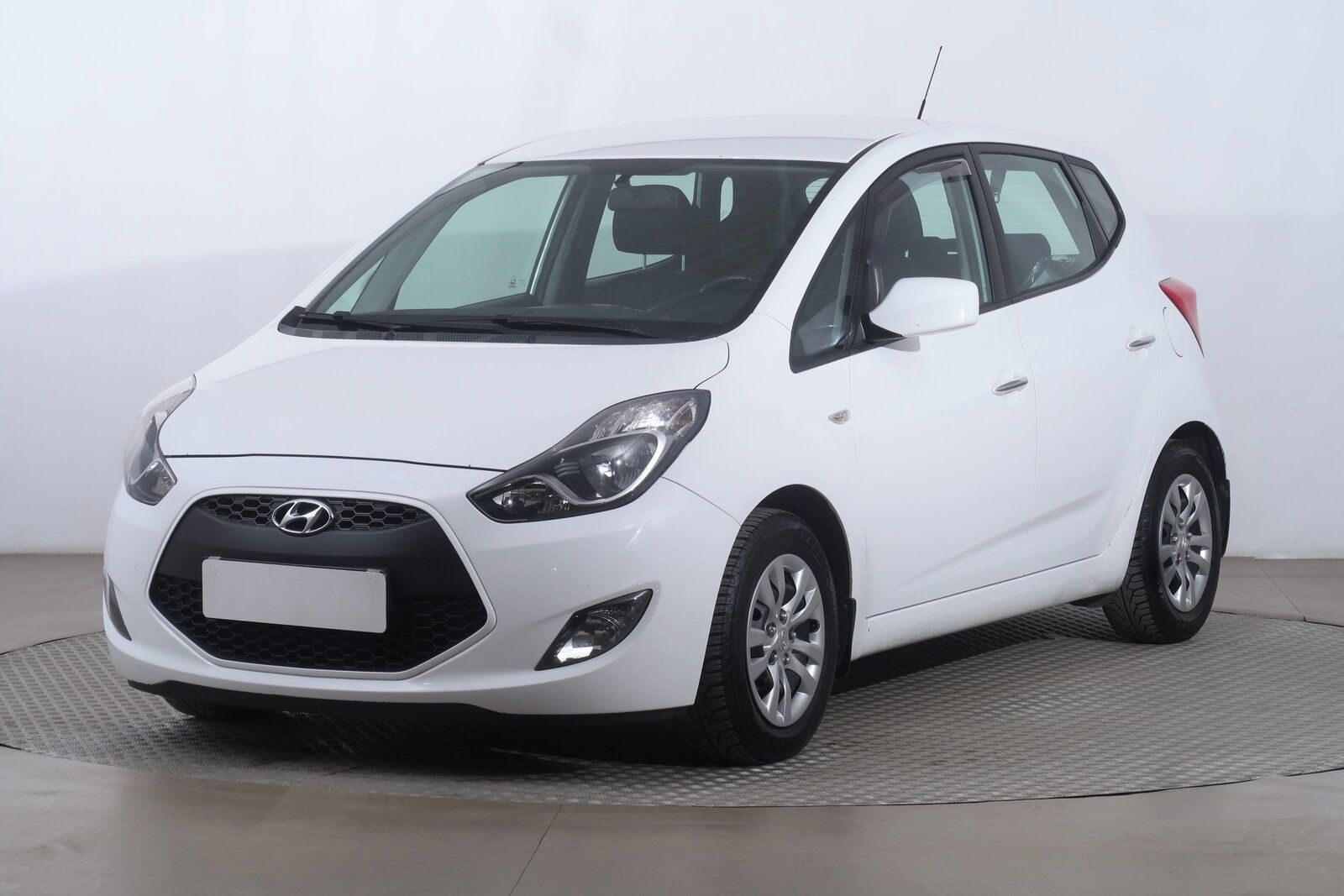 Hyundai ix20, 1.4 CRDi, Serv.kniha, Tempomat - fotka 2