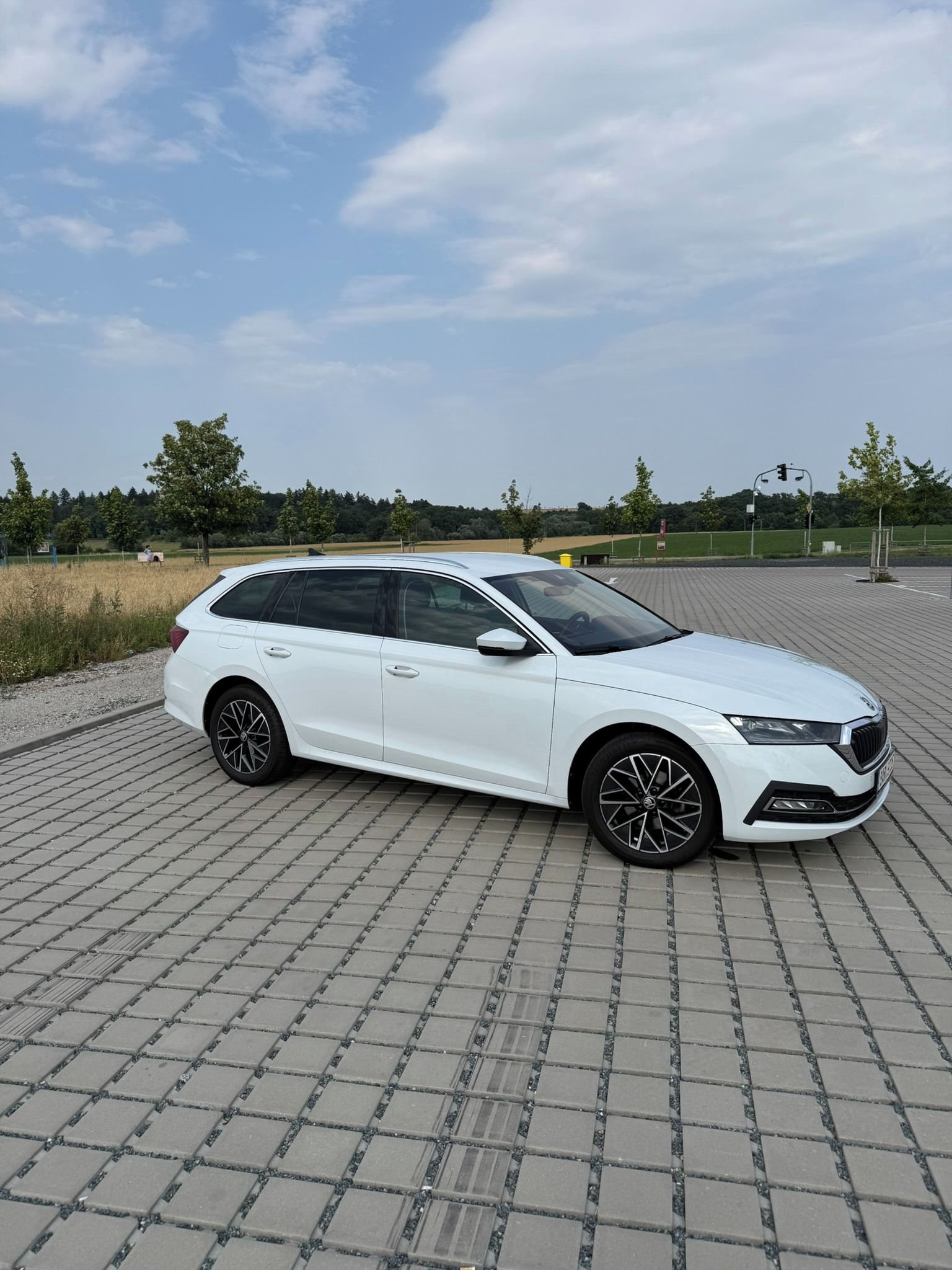 Škoda Octavia, Combi 2.0TDI 85kw Style Plus - fotka 2