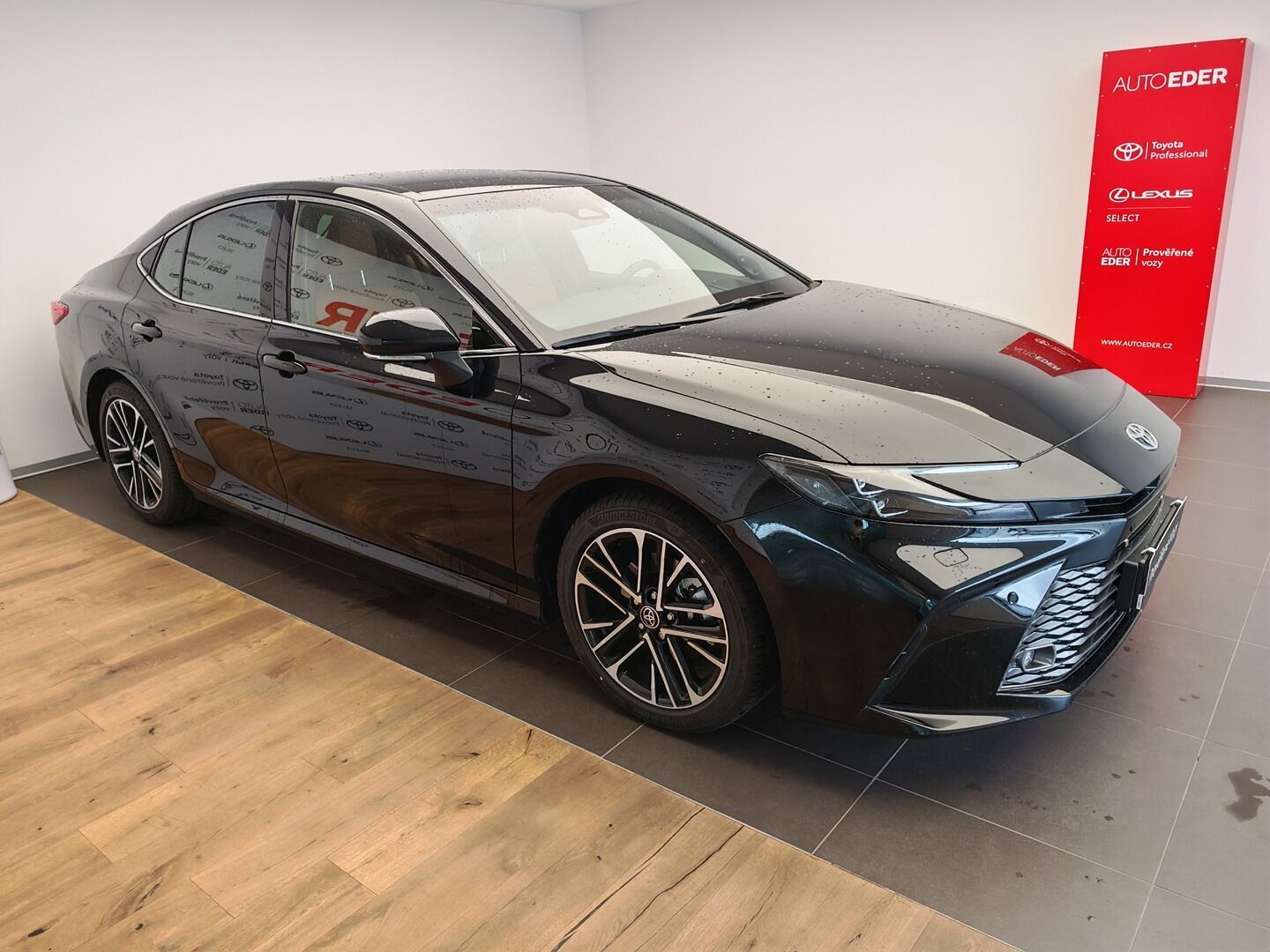 Toyota Camry, 2.5 Hybrid Executive - fotka 3