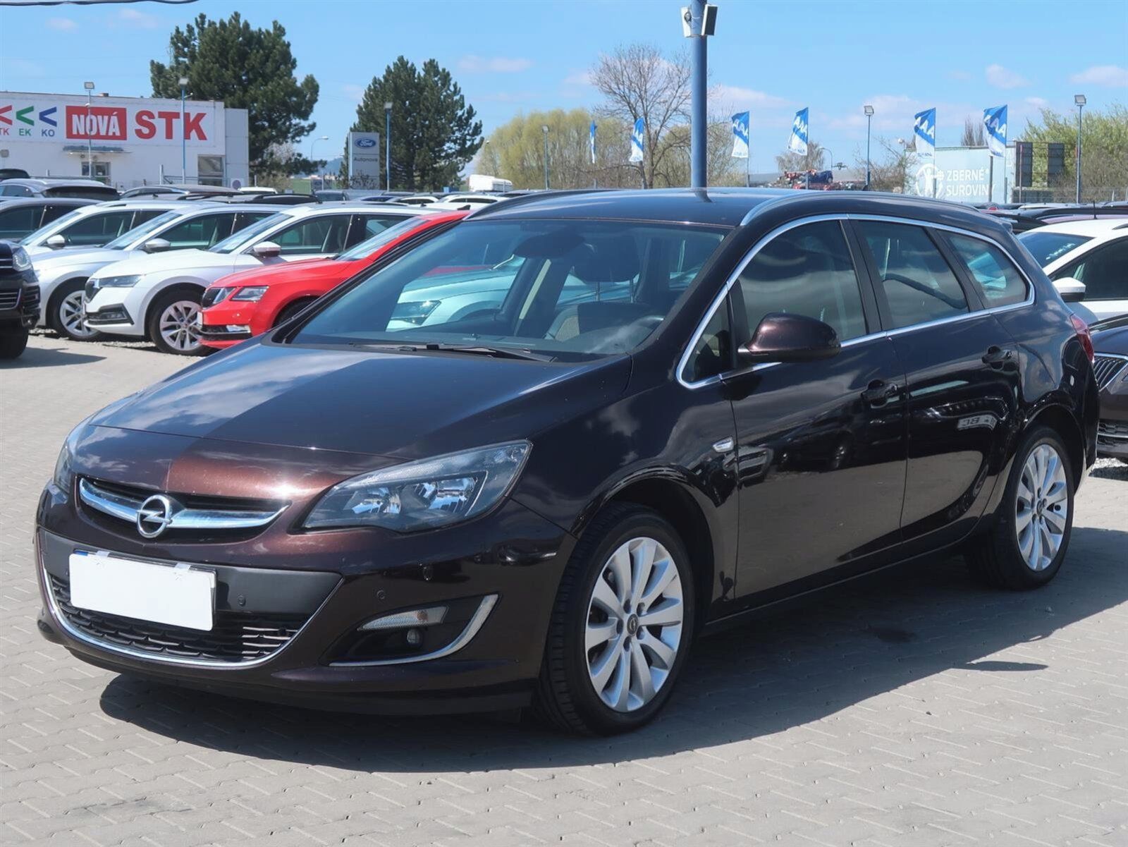 Opel Astra, 1.4 T, Kožené sedačky - fotka 2