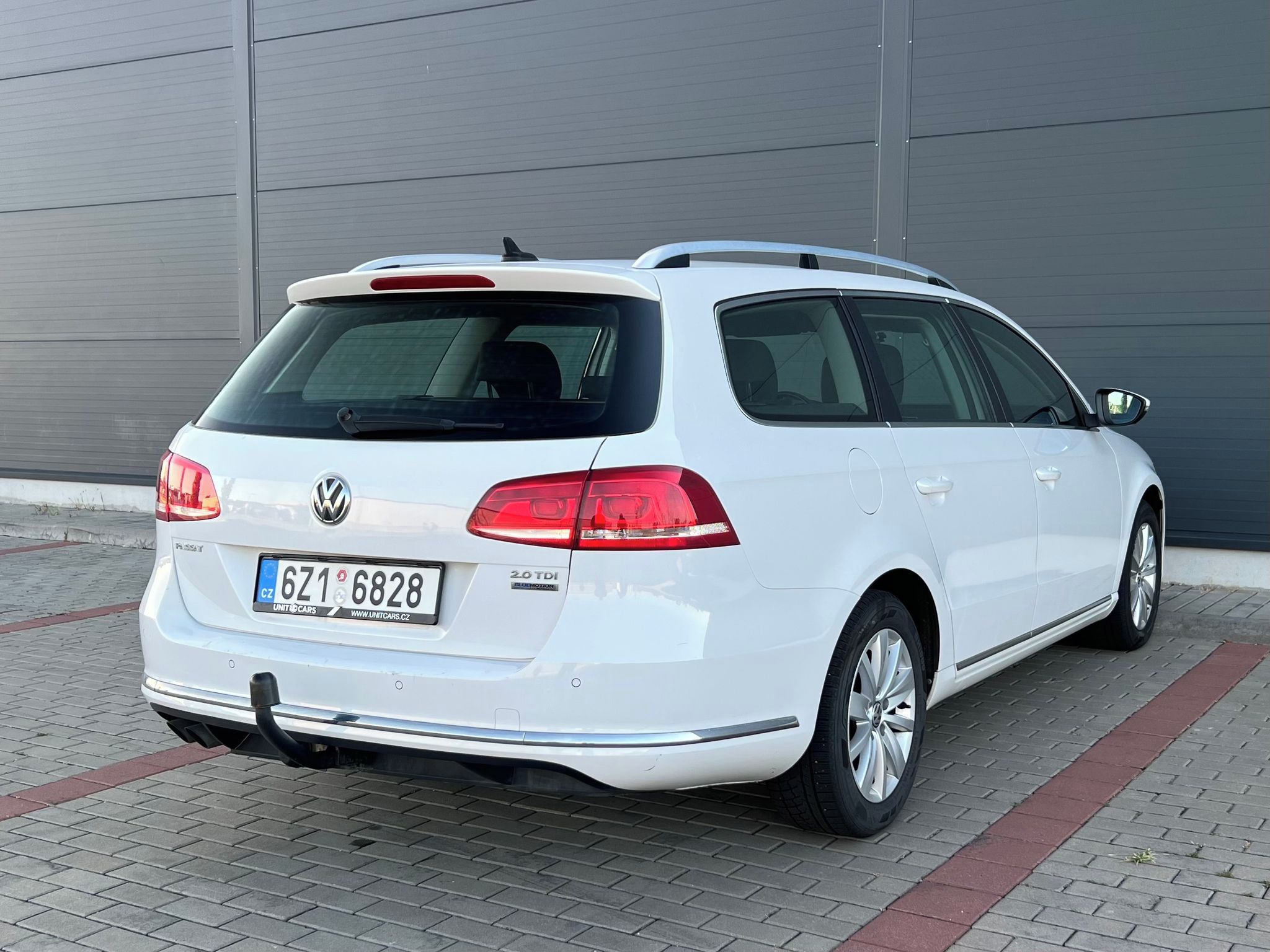 Volkswagen Passat, TDI-ALU-NAVI-PLNÝ SERVIS - fotka 4