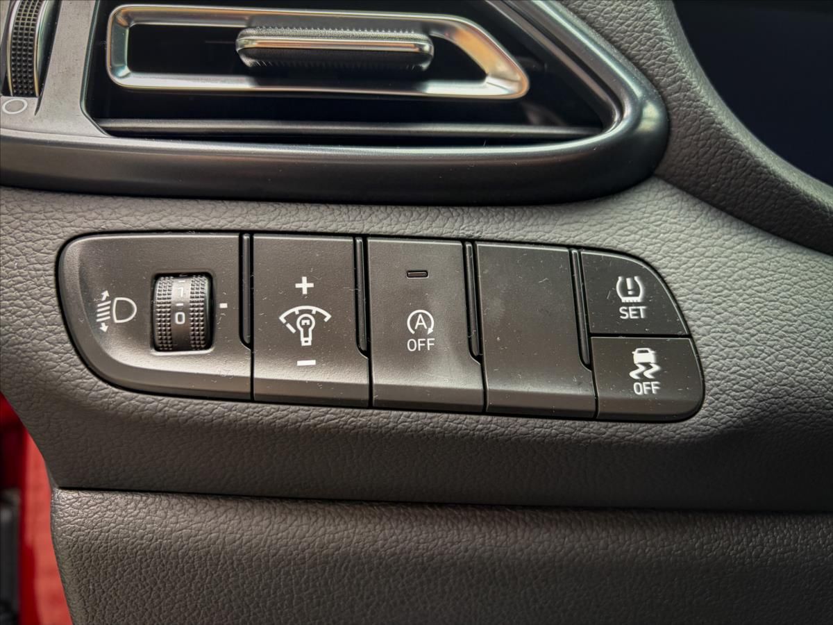 Hyundai i30, 1,5   GO Czech N LINE! - fotka 6