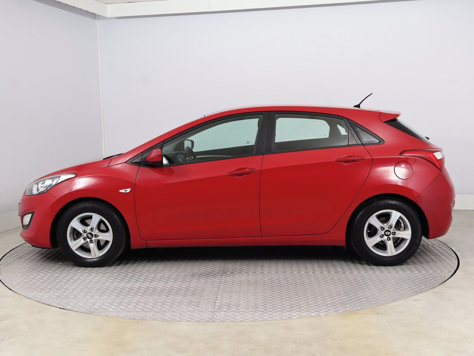 Hyundai i30, 1.4 CVVT, ČR,1.maj, Serv.kniha - fotka 3