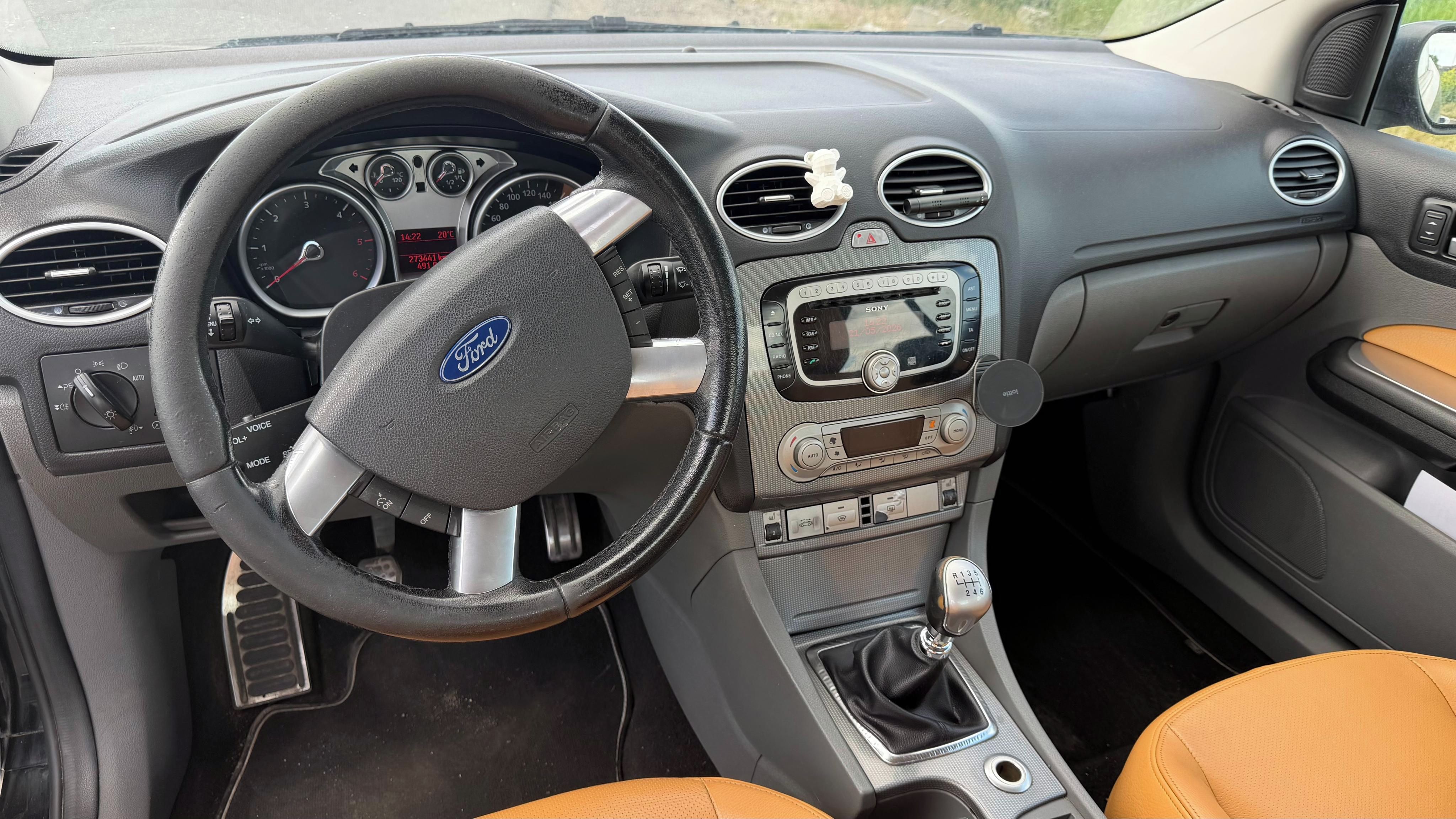 Ford Focus, Ford Focus CC 1.9 TDI - fotka 4
