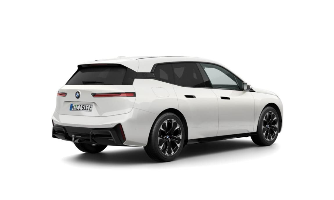 BMW iX, xDrive45 - fotka 2