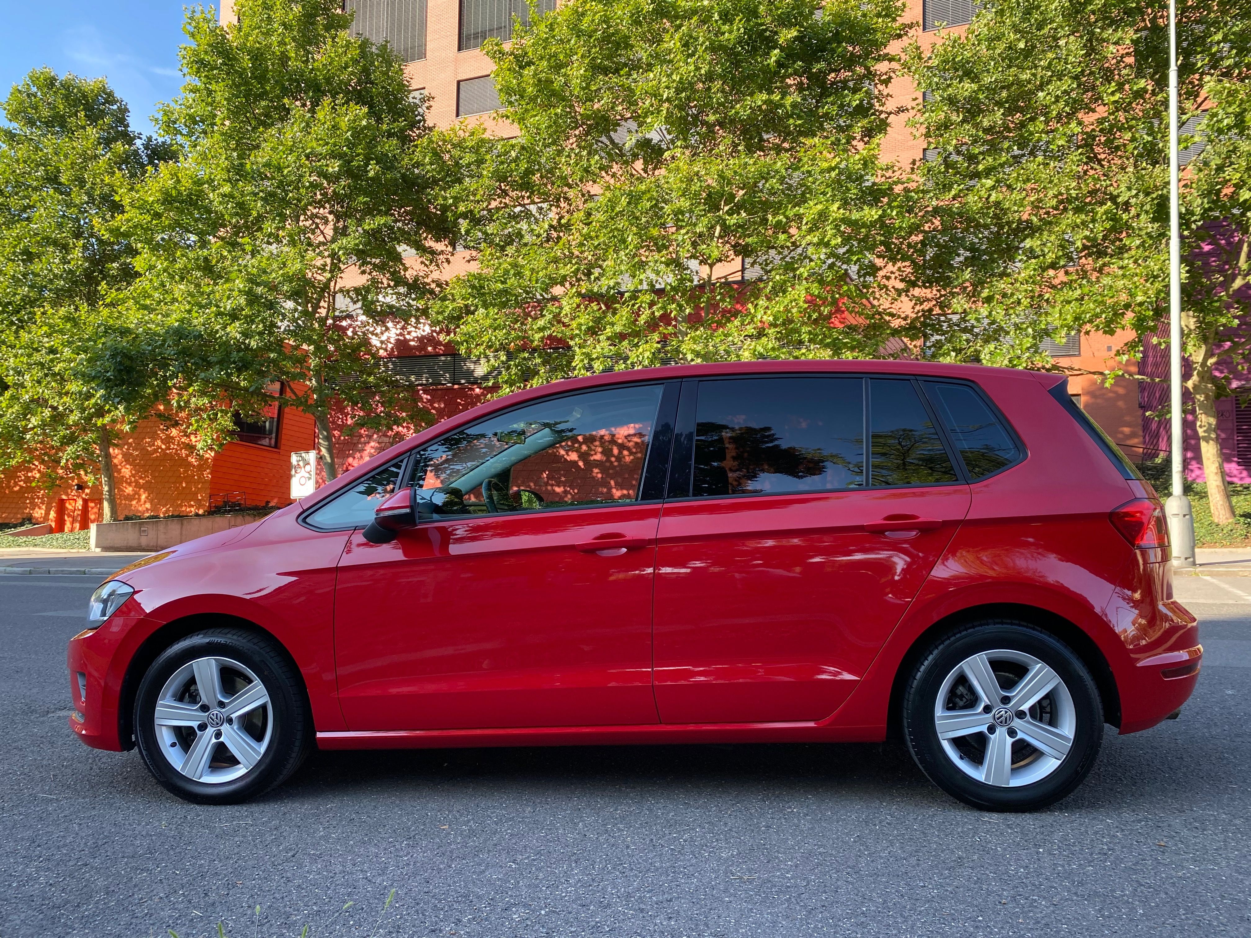 Volkswagen Golf Sportsvan, 1.2TSI automat tažné 75 400 km - fotka 5