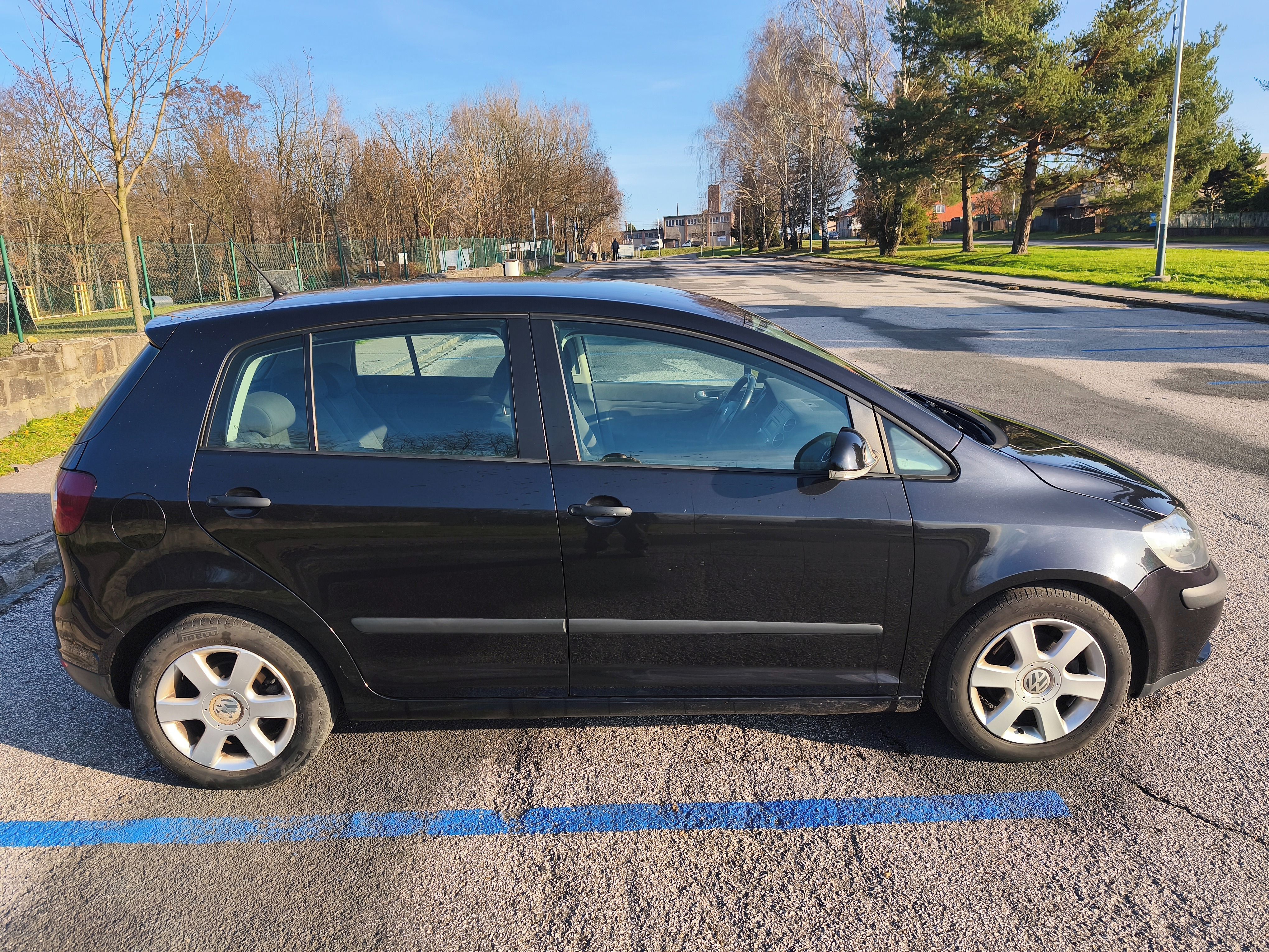 Volkswagen Golf Plus, 1.6i, koupeno CZ, 2. majitel - fotka 3