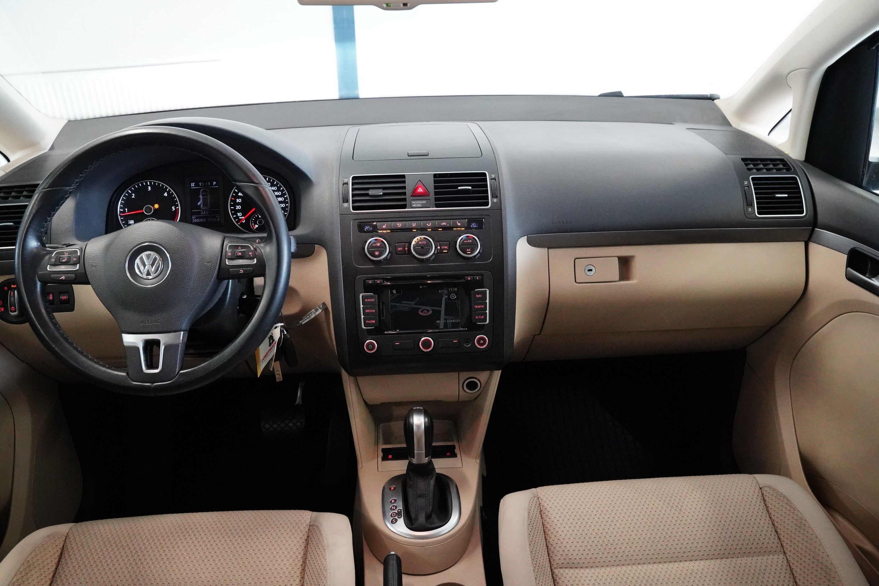 Volkswagen Touran, 2.0 TDI 103KW DSG - fotka 5