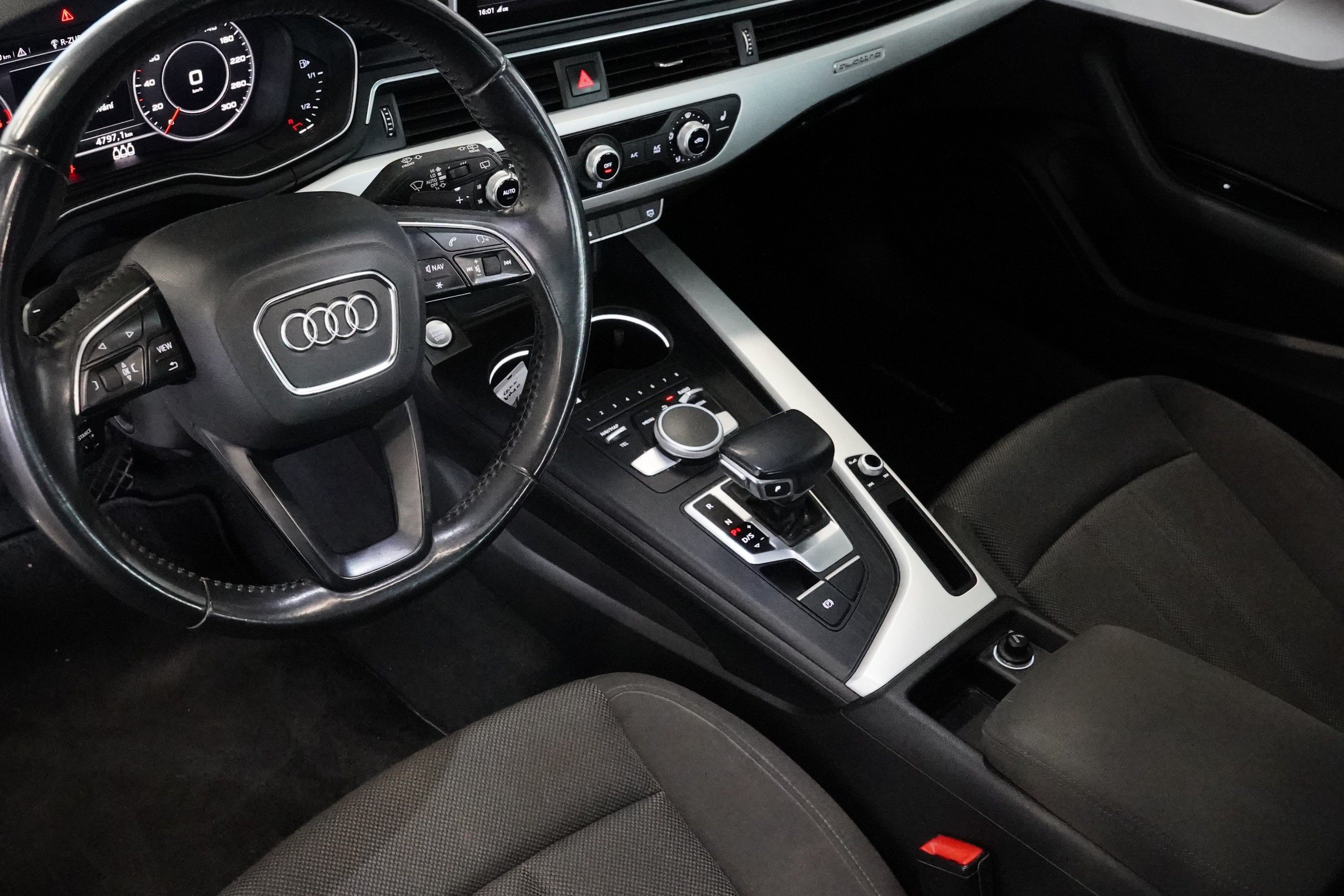 Audi A4, 2.0 TDI 140 kW Quattro - fotka 5