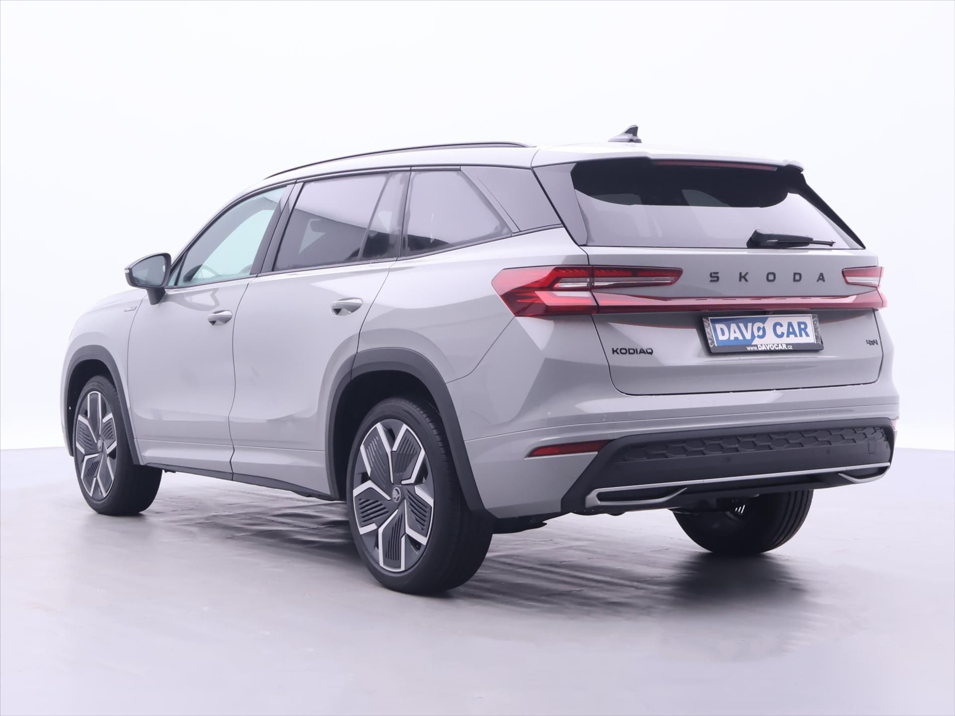 Škoda Kodiaq, 2,0 TDI DSG 4x4 Sportline 7-Mí - fotka 5