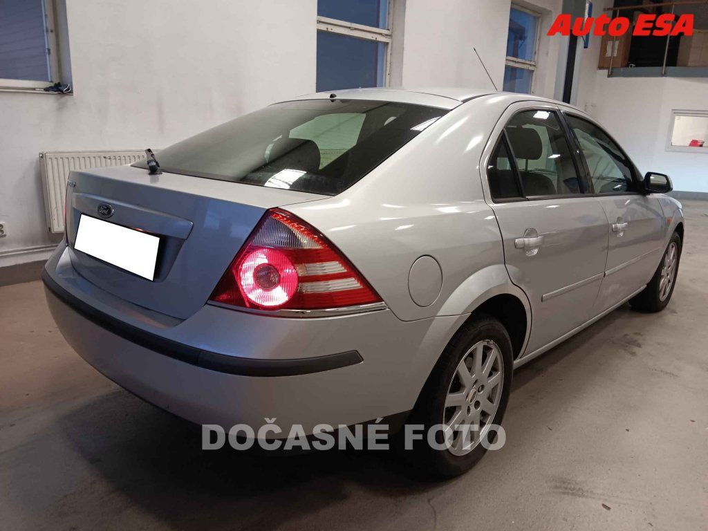 Ford Mondeo, 1.8 i - fotka 2