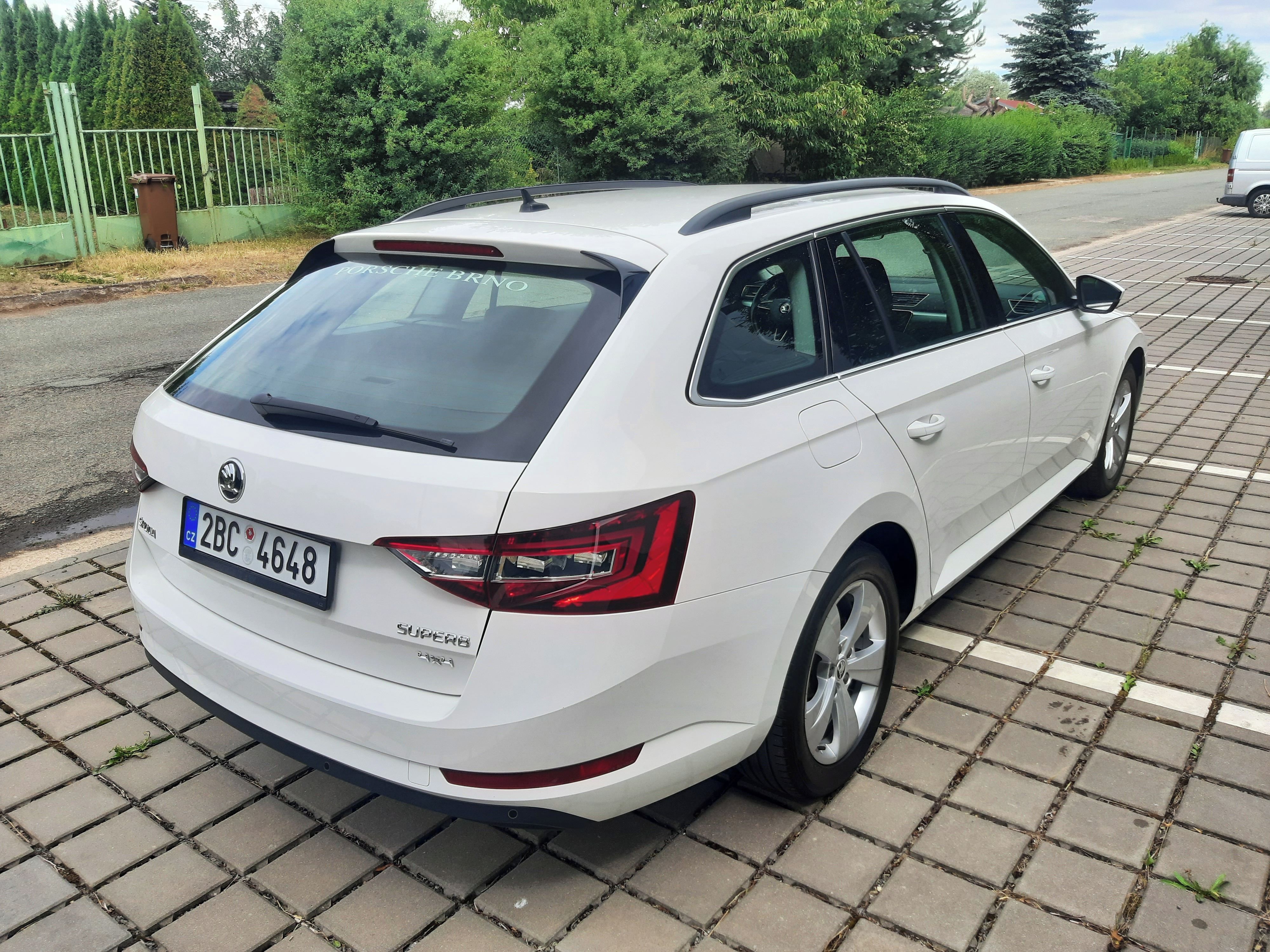Škoda Superb, 2.0TDI 140KW,4x4,DSG,NOVÉ V ČR - fotka 4