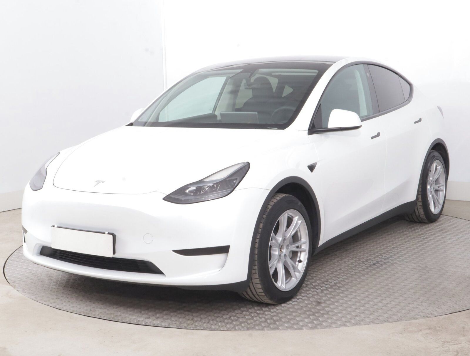 Tesla Model Y, RWD LFP 60kWh, SoH 96% - fotka 2