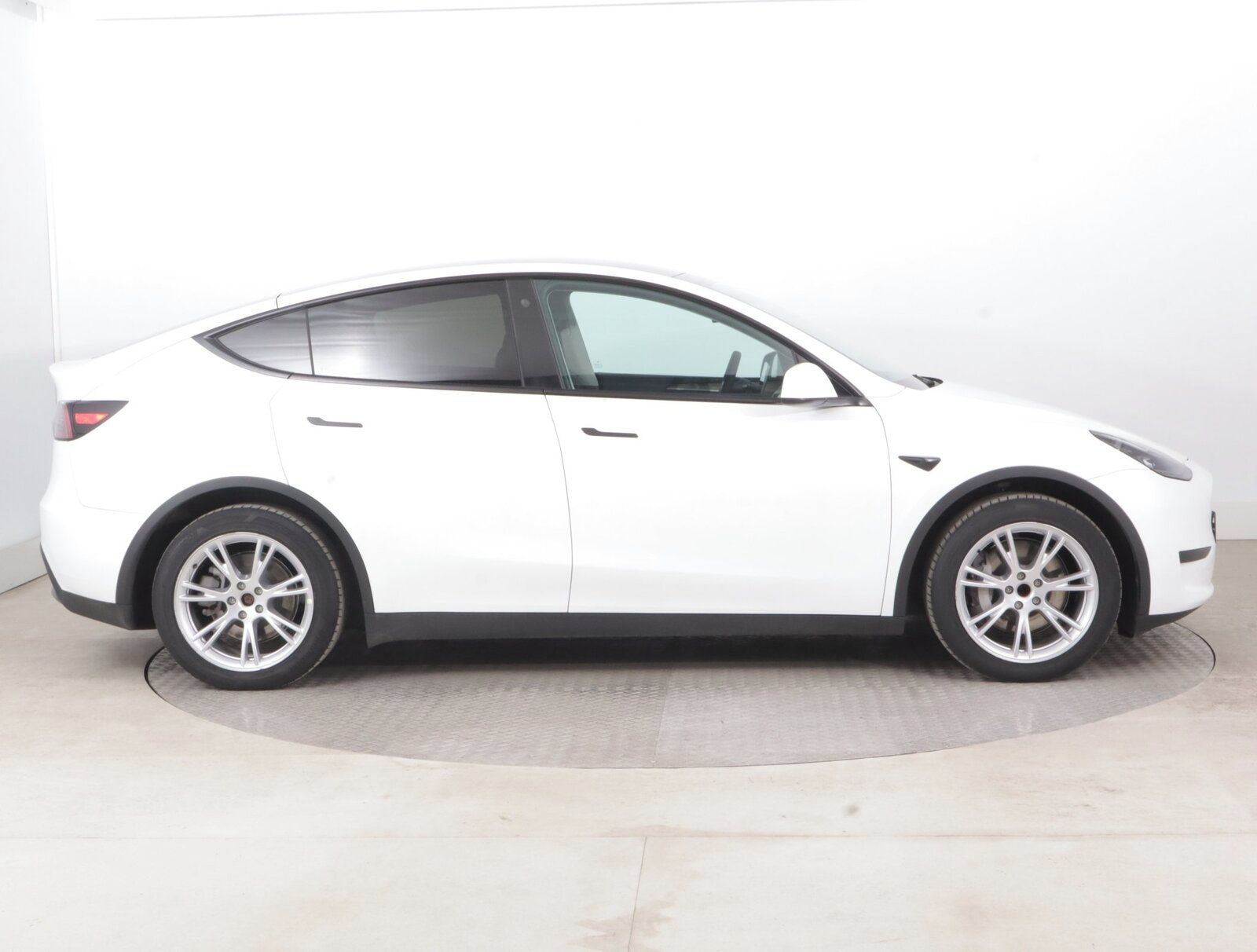 Tesla Model Y, RWD LFP 60kWh, SoH 96% - fotka 6