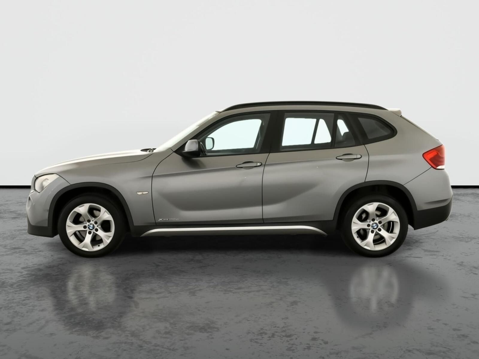 BMW X1, xDrive20d, 4X4, Xenony - fotka 3