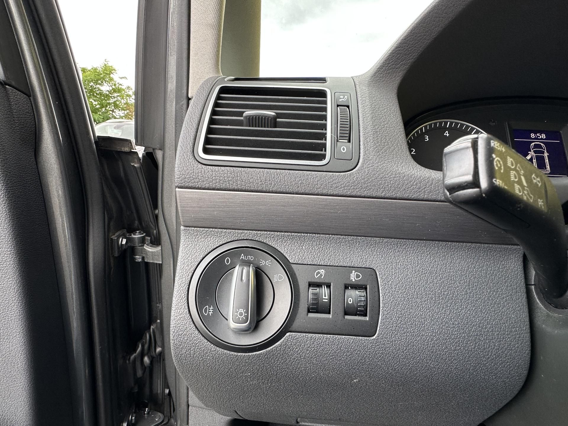 Volkswagen Touran, 1.2TSI/77kW * 2.Maj. - fotka 6
