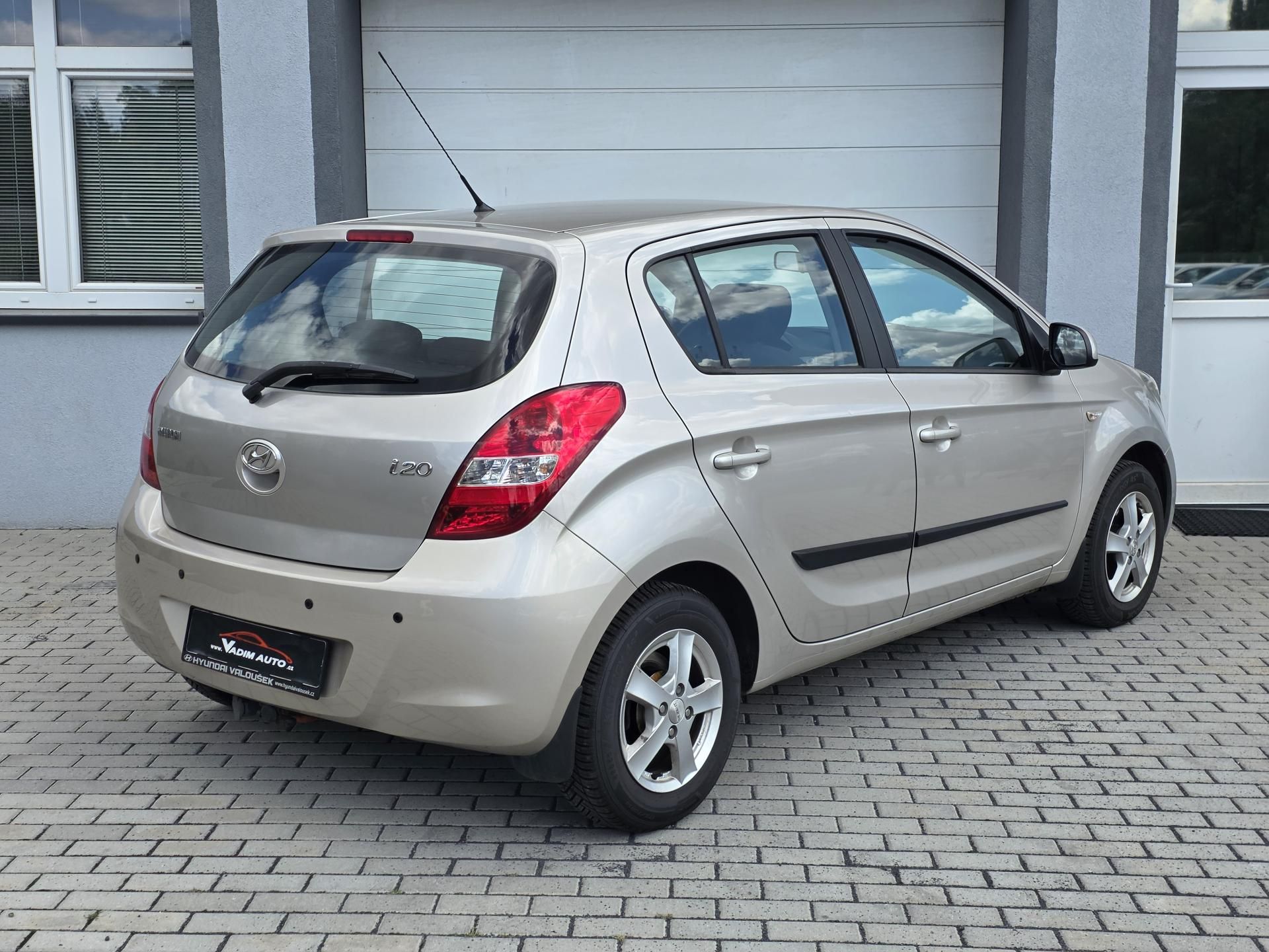 Hyundai i20, 1.2i 57kW P.SENZORY ČR NOVÉ - fotka 3