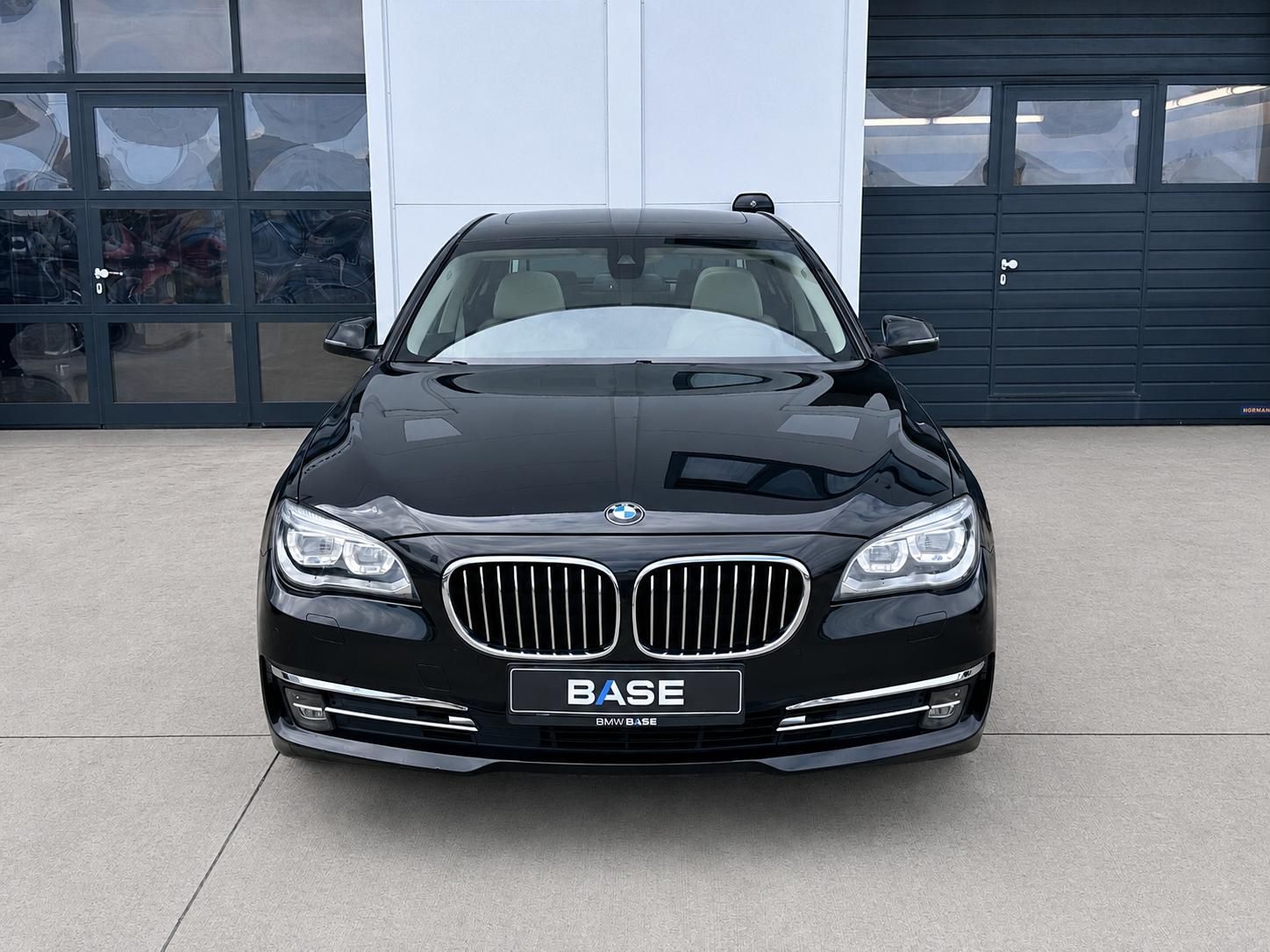 BMW Řada 7, 730d - fotka 2