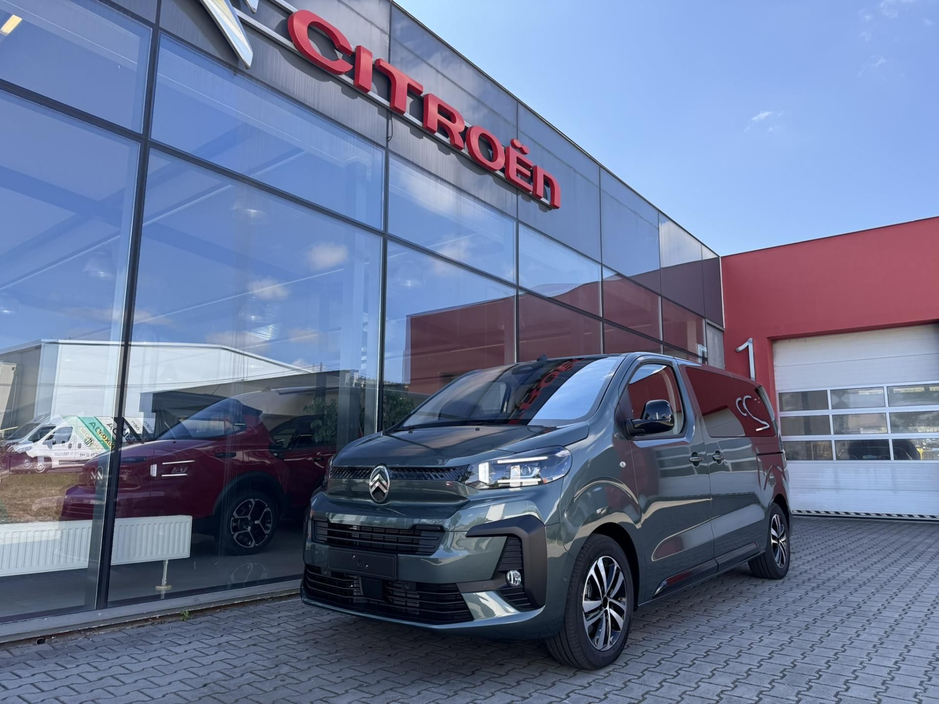 Citroën SpaceTourer, SHINE