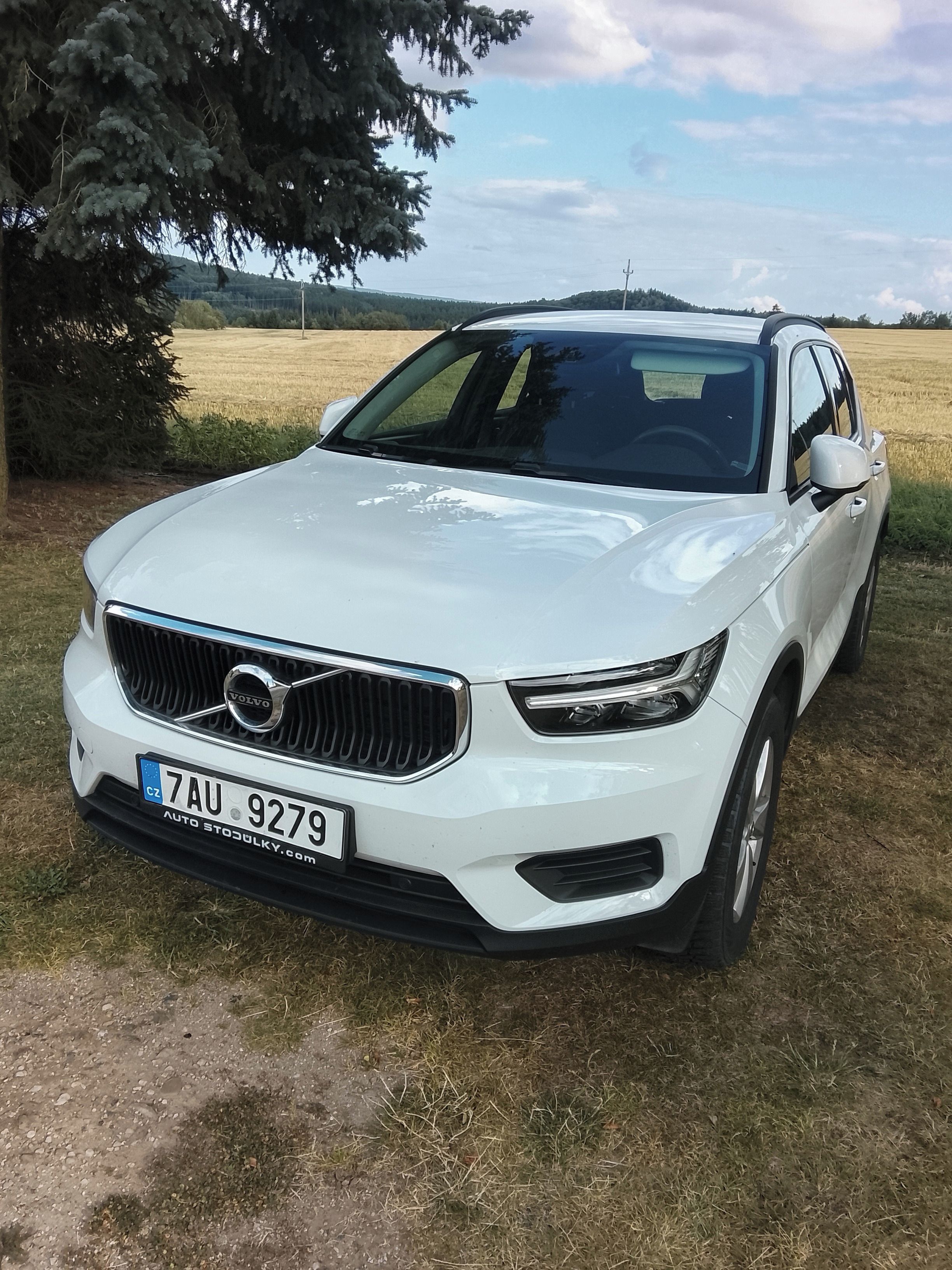 Volvo XC40, T3 120kW automat, kamera, - fotka 2