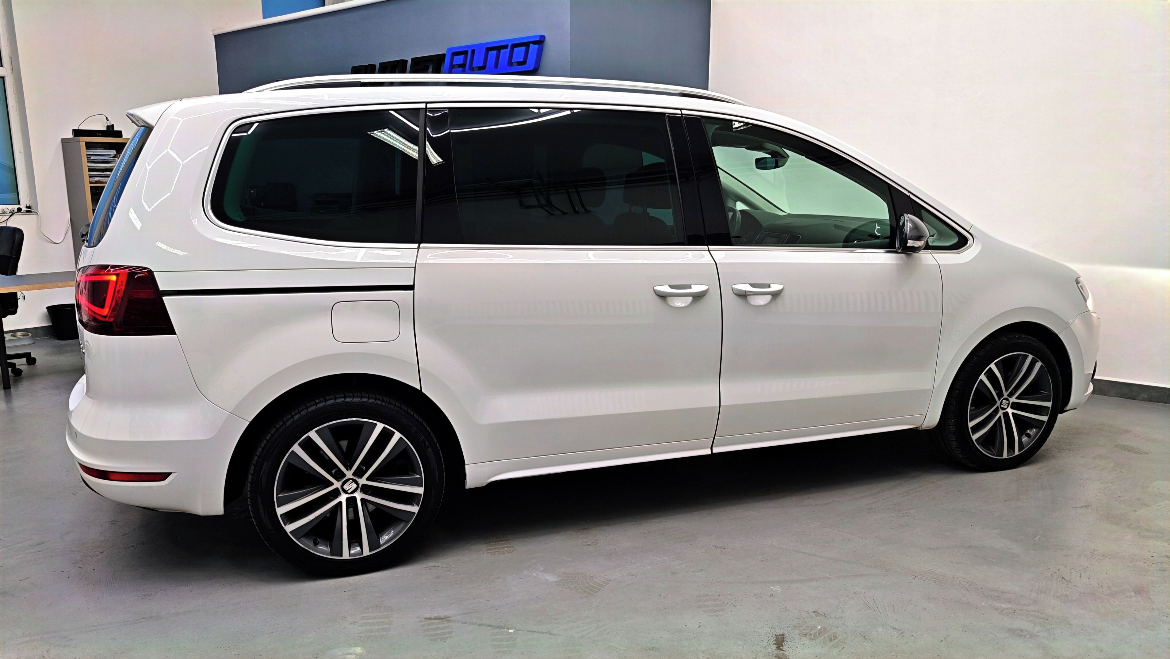 Seat Alhambra, 2.0TDI 110KW, DSG, 7.MÍST, FR - fotka 6
