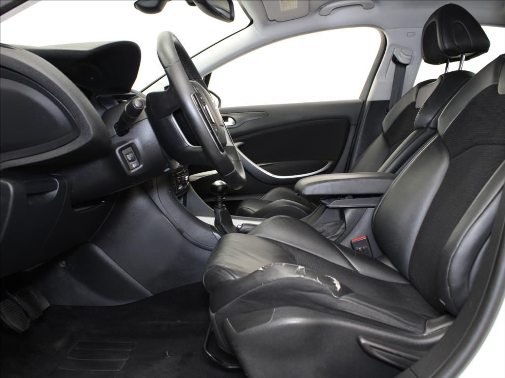 Citroën C5, 2,0 HDi 120kW MT Exclusive - fotka 6