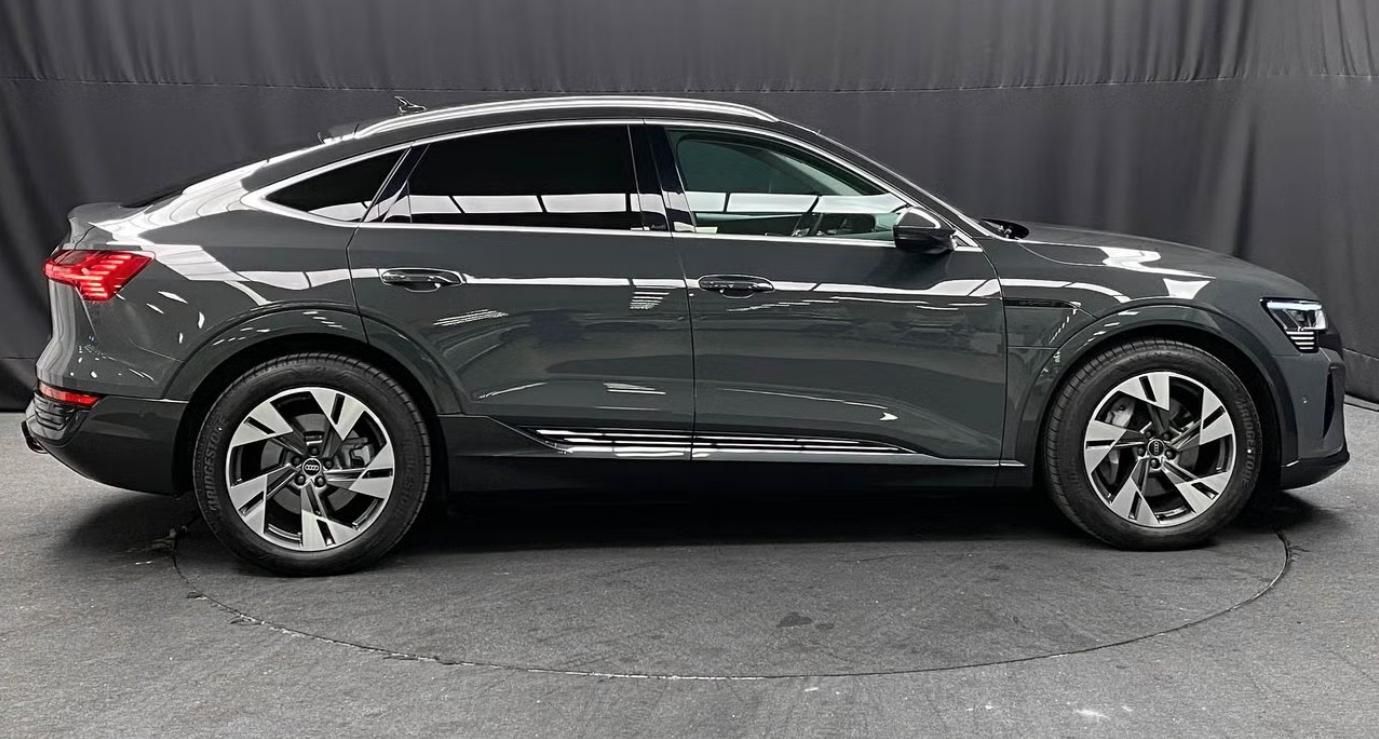 Audi Q8 e-tron, SB 50 Q Kam Tažné 4 zóny LED - fotka 3