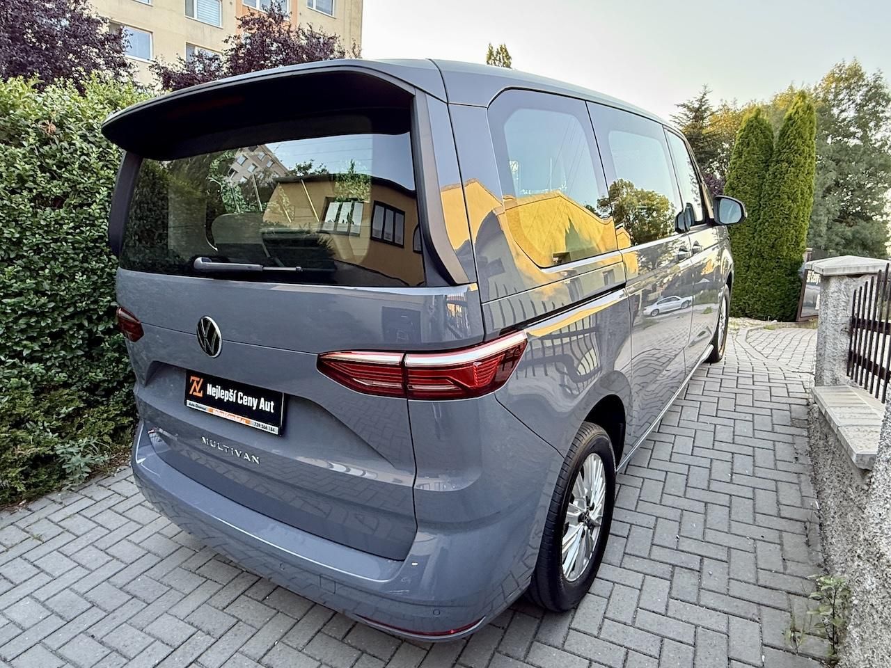 Volkswagen Multivan, 2,0TSi 150kW LIFE DSG Koup.ČR - fotka 5