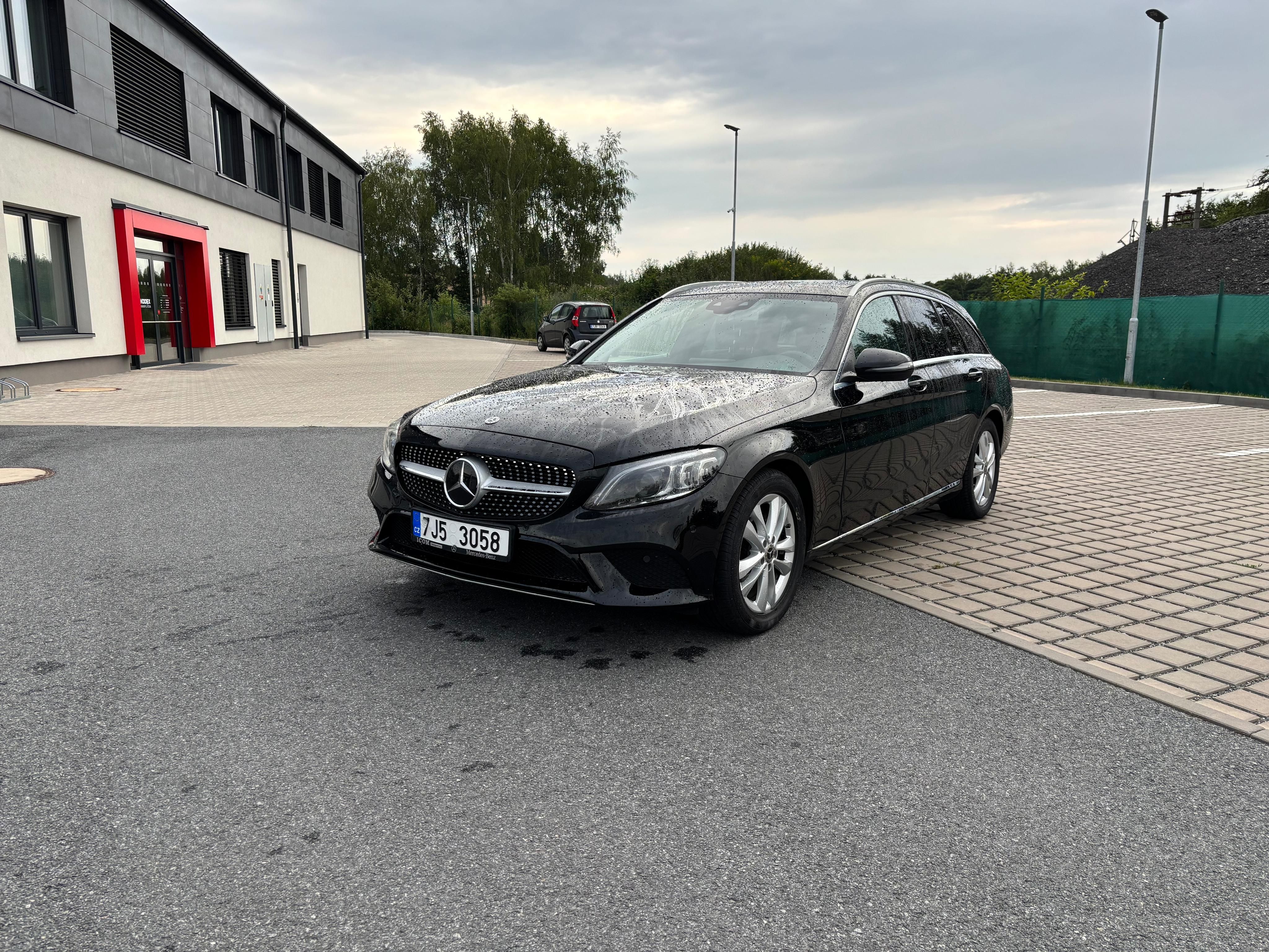 Mercedes-Benz Třídy C, Mercedes C220 d 143 kW - fotka 5
