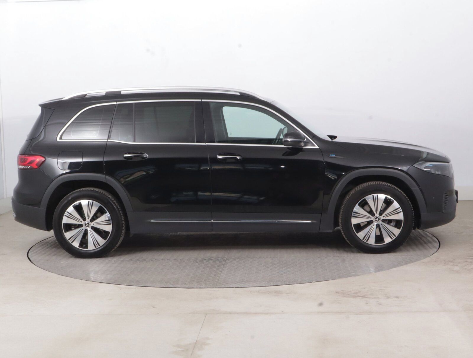 Mercedes-Benz EQB, EQB 300 4MATIC, SoH 95% - fotka 6